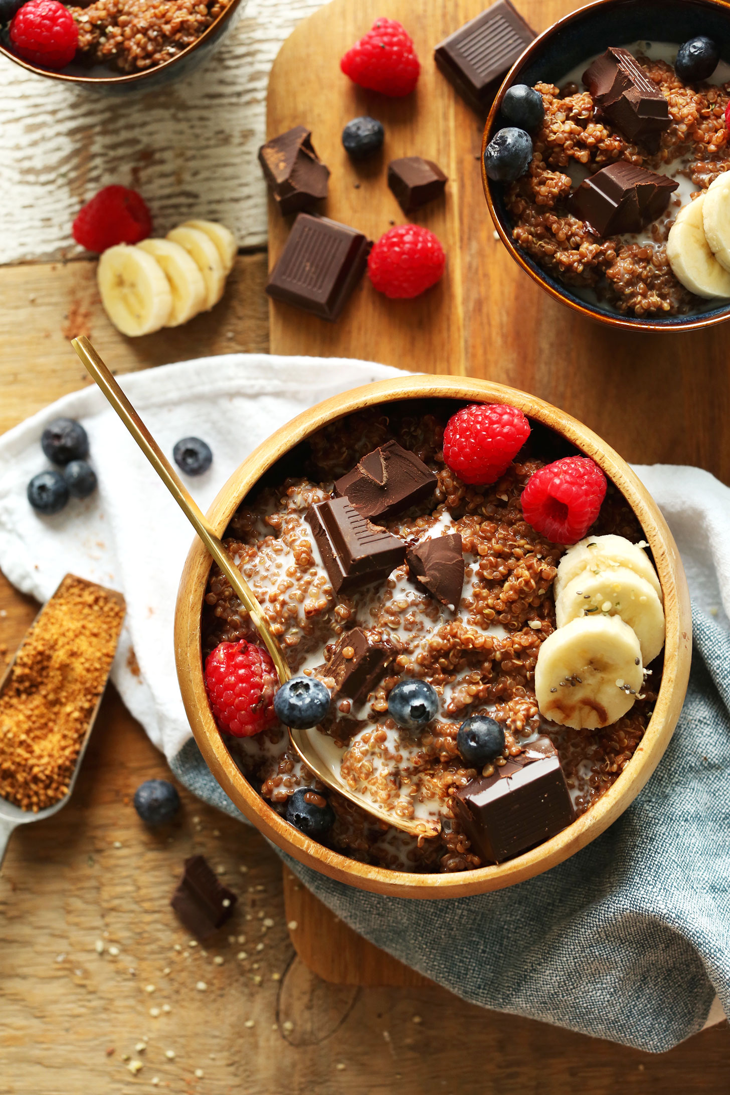 7-Ingredient-DARK-CHOCOLATE-Quinoa-Breakfast-Bowl-Full-of-antioxidants-fiber-and-protein-vegan-glutenfree-quinoa-breakfast.jpg