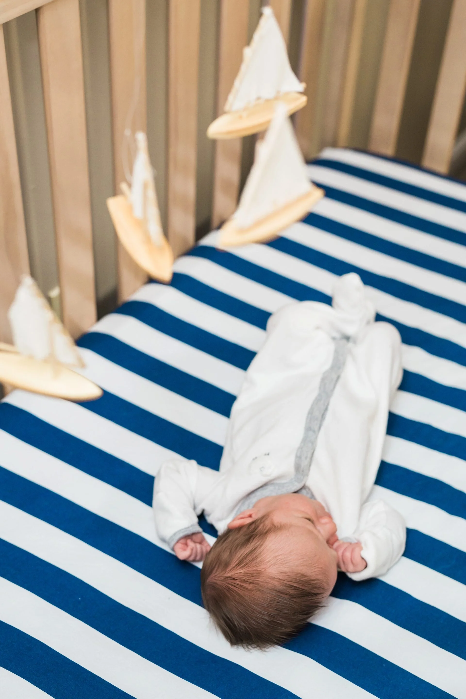 harrisburg-pa-lifestyle-newborn-photographer-nautical-nursery-documentary-style-portraits_0010.jpg