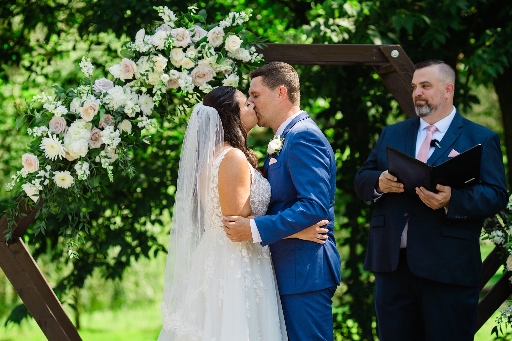 Emily Grace Photo, Mount Joy Wedding Photographer, Cameron Estate Inn Wedding Photos, Cameron Estate Inn Summer Wedding, Elizabethtown PA Wedding Photographer