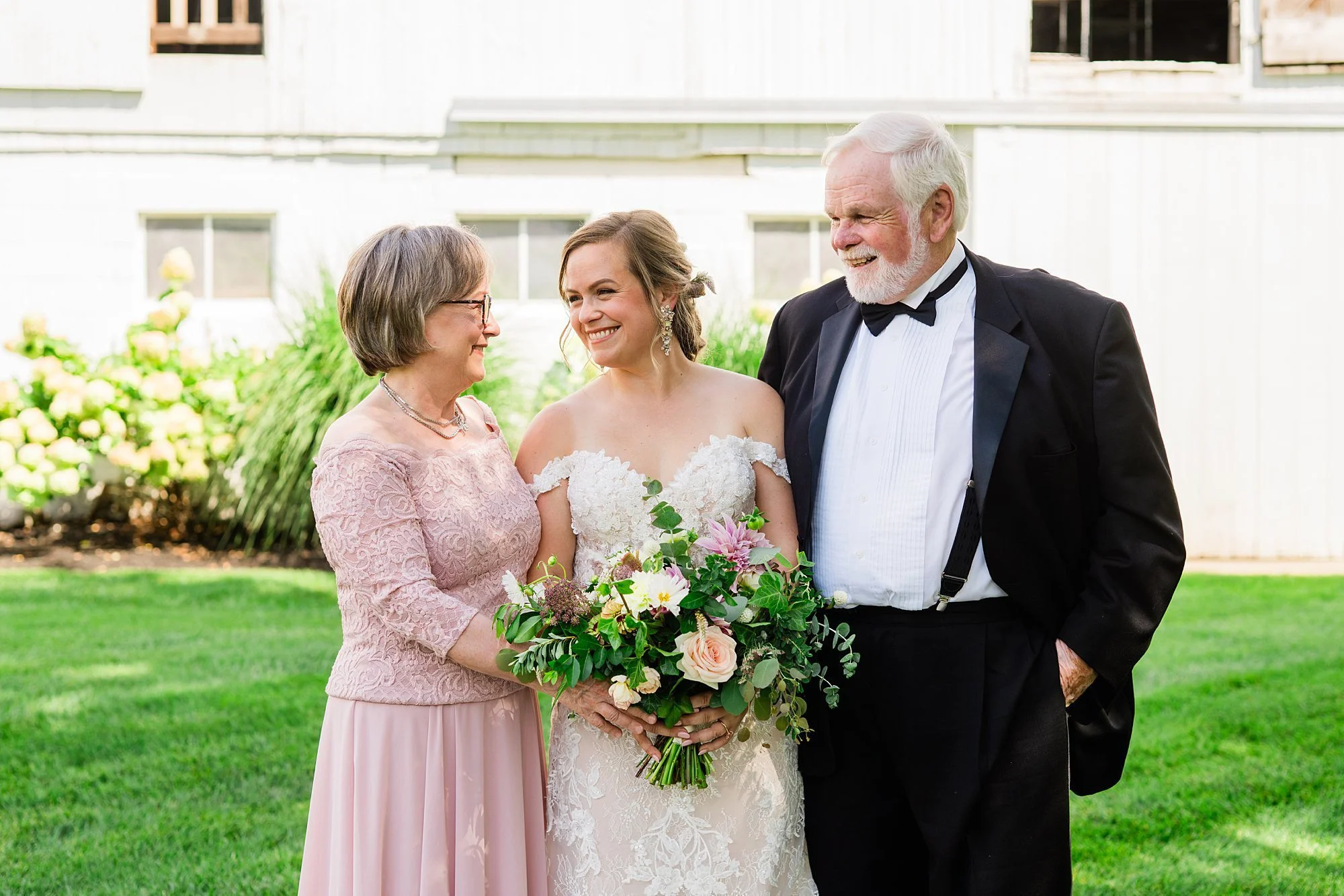 Emily grace photo, stoltzfus homestead and garden wedding photos, lancaster pa wedding photographer, stoltzfus homestead and gardens wedding photographer, gordonville pa wedding photographer