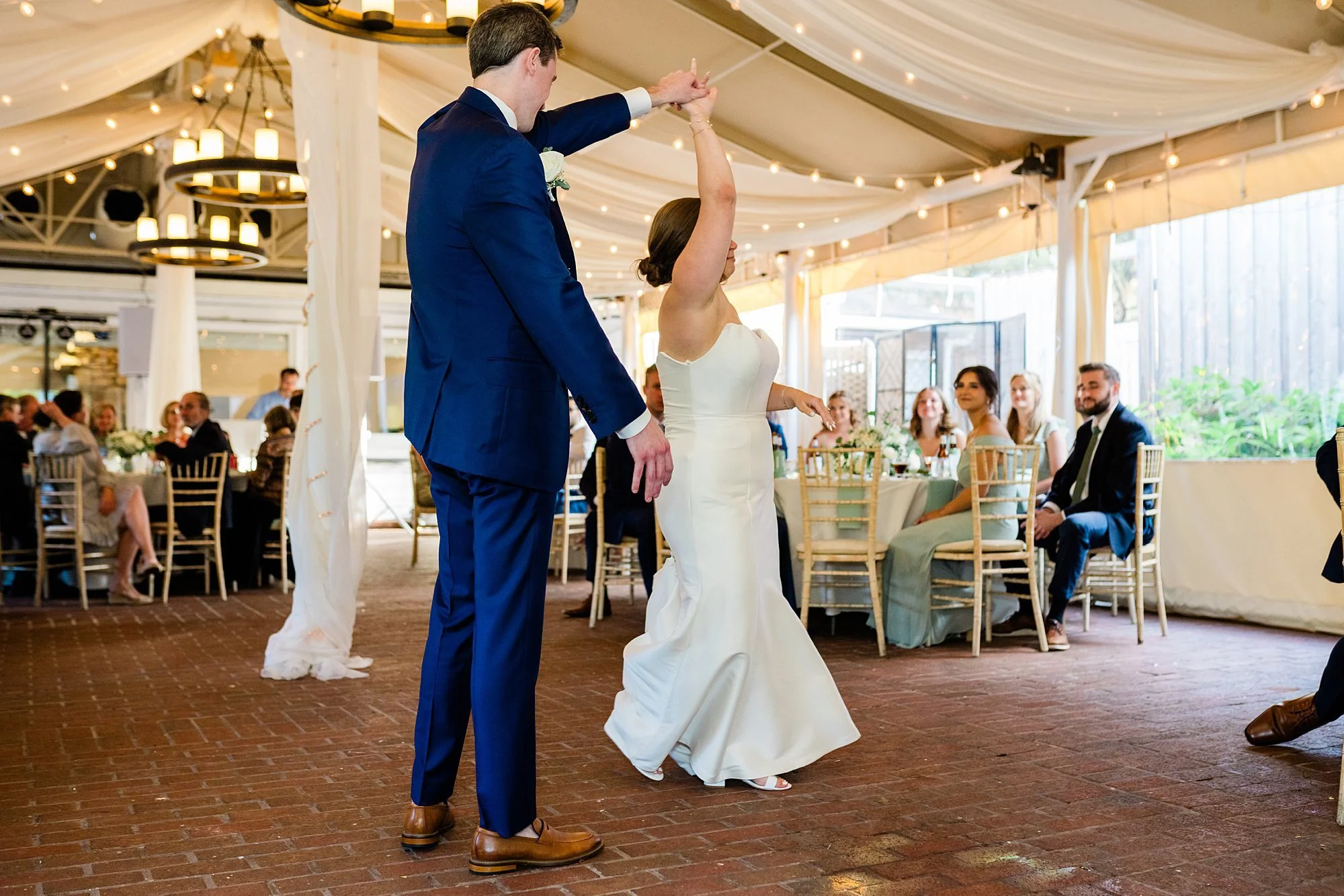 emily grace photo, fall wedding at the manor tavern, the manor tavern Maryland wedding, Maryland wedding photographer, York pa wedding photographer