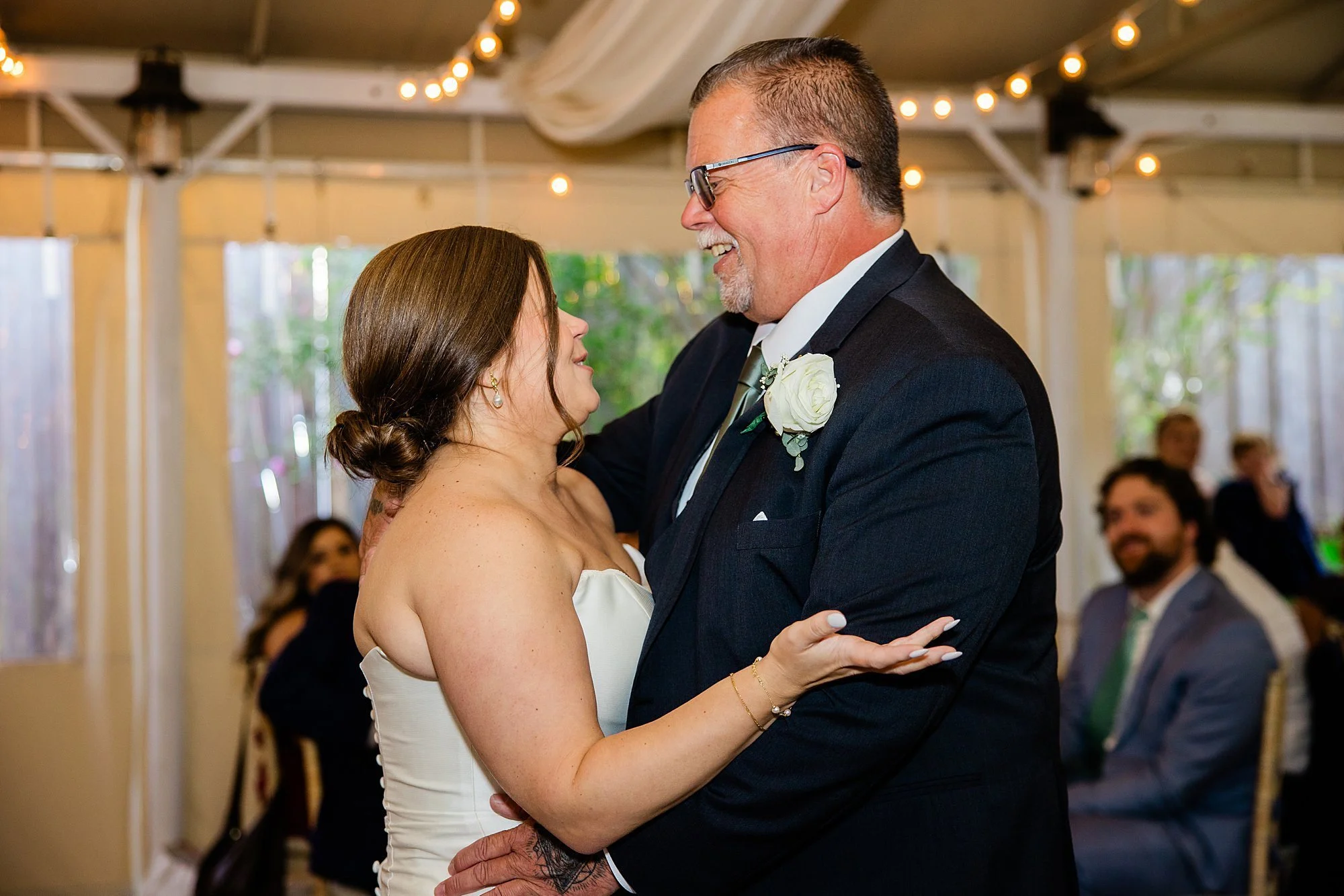 emily grace photo, fall wedding at the manor tavern, the manor tavern Maryland wedding, Maryland wedding photographer, York pa wedding photographer