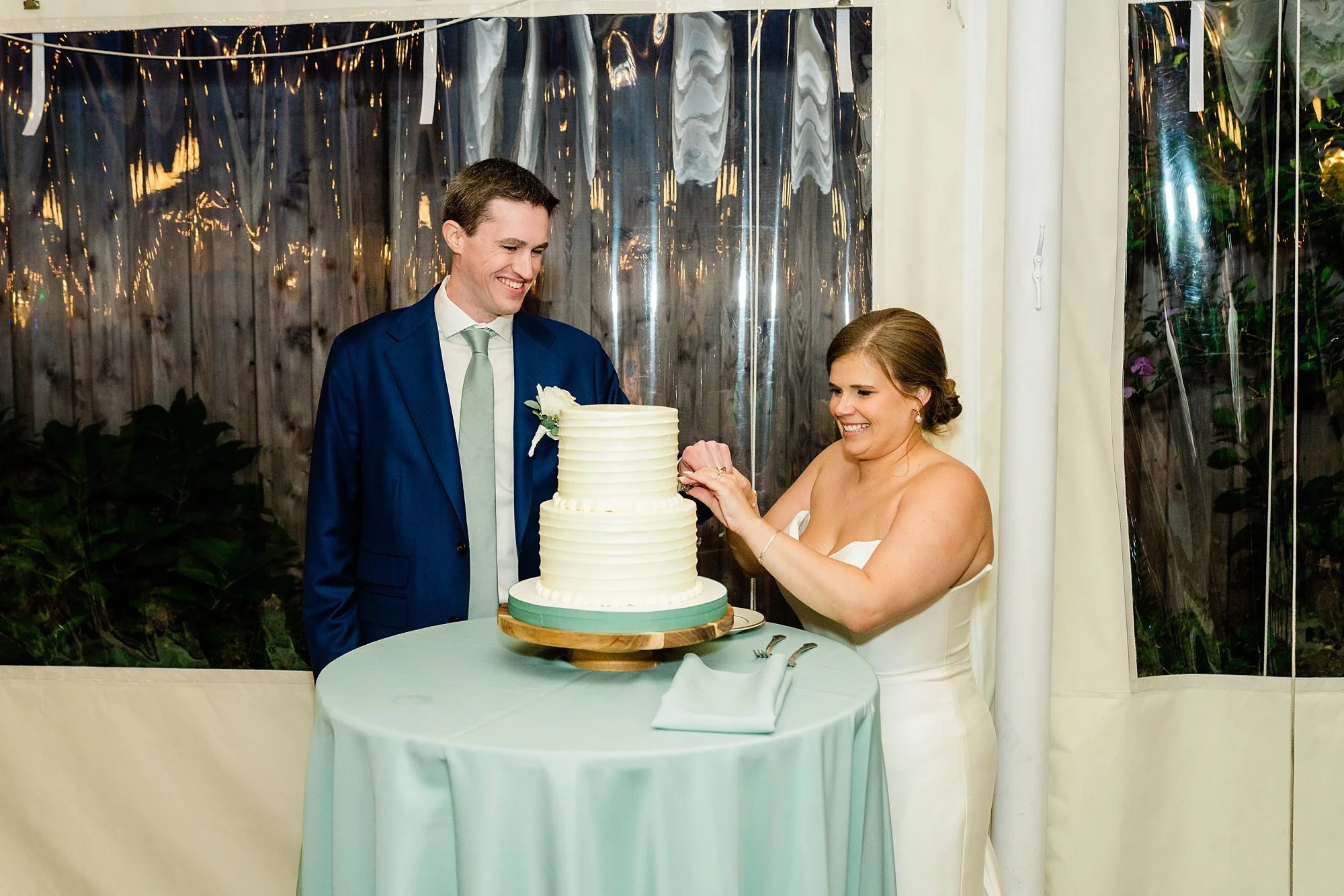 emily grace photo, fall wedding at the manor tavern, the manor tavern Maryland wedding, Maryland wedding photographer, York pa wedding photographer
