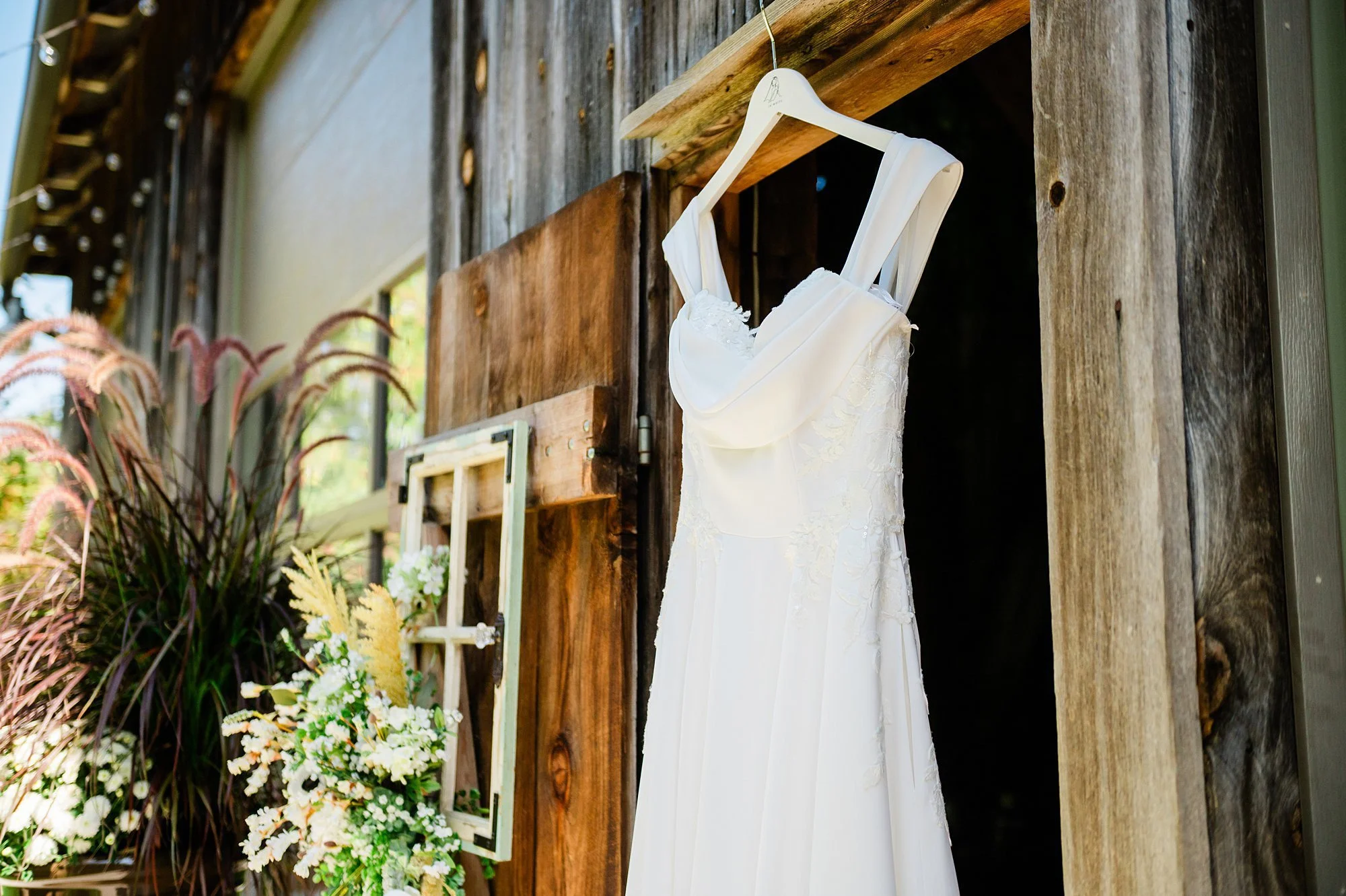 Emily Grace Photo, fall wedding at weddings on memory lane, weddings on memory lane photos, Hershey pa wedding photographer, weddings on memory lane wedding photographer