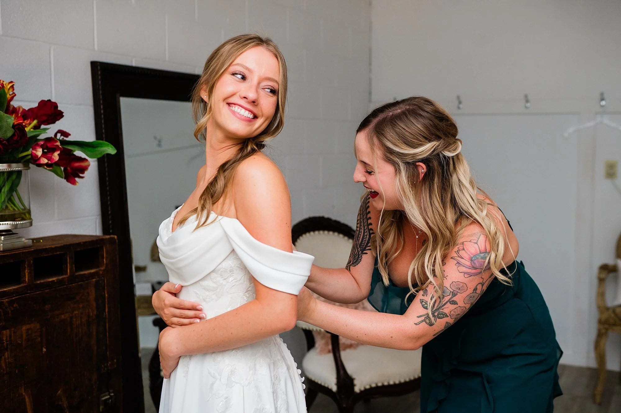 Emily Grace Photo, fall wedding at weddings on memory lane, weddings on memory lane photos, Hershey pa wedding photographer, weddings on memory lane wedding photographer