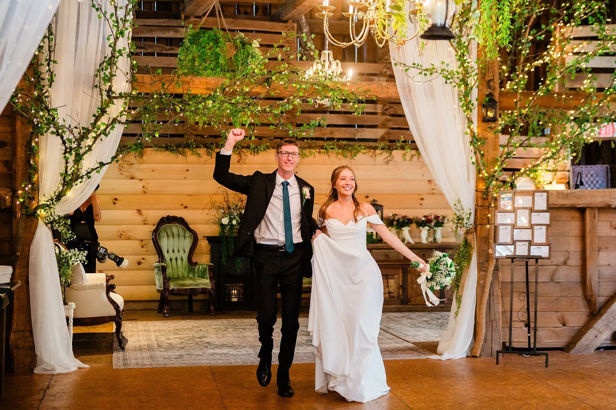 Emily Grace Photo, fall wedding at weddings on memory lane, weddings on memory lane photos, Hershey pa wedding photographer, weddings on memory lane wedding photographer