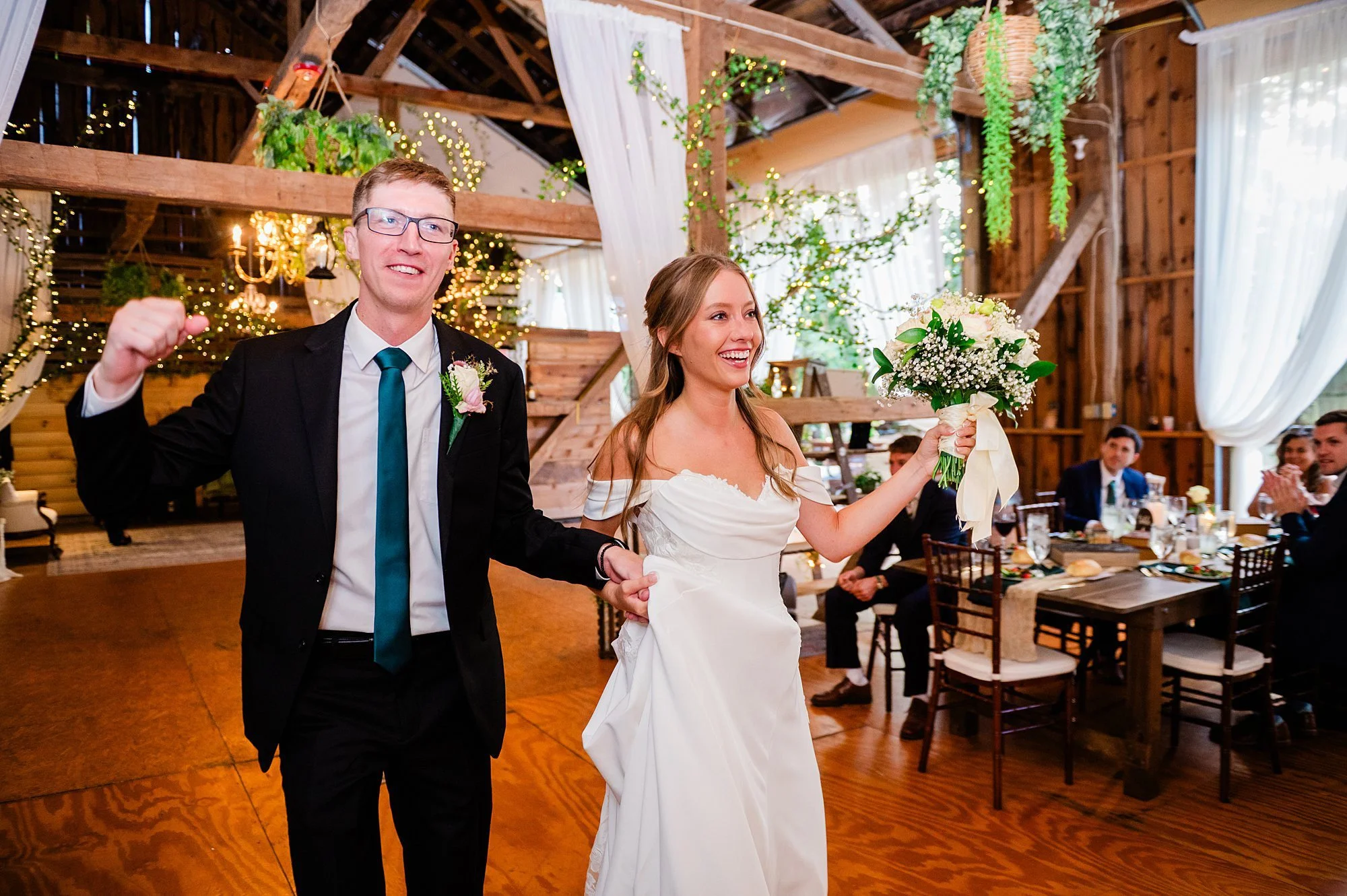 Emily Grace Photo, fall wedding at weddings on memory lane, weddings on memory lane photos, Hershey pa wedding photographer, weddings on memory lane wedding photographer