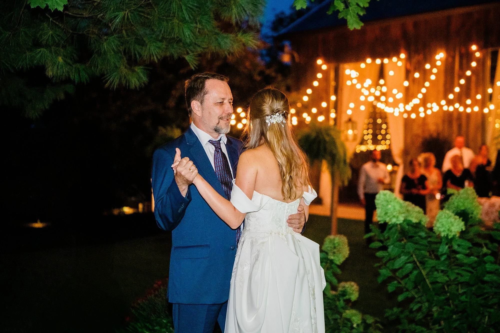 Emily Grace Photo, fall wedding at weddings on memory lane, weddings on memory lane photos, Hershey pa wedding photographer, weddings on memory lane wedding photographer