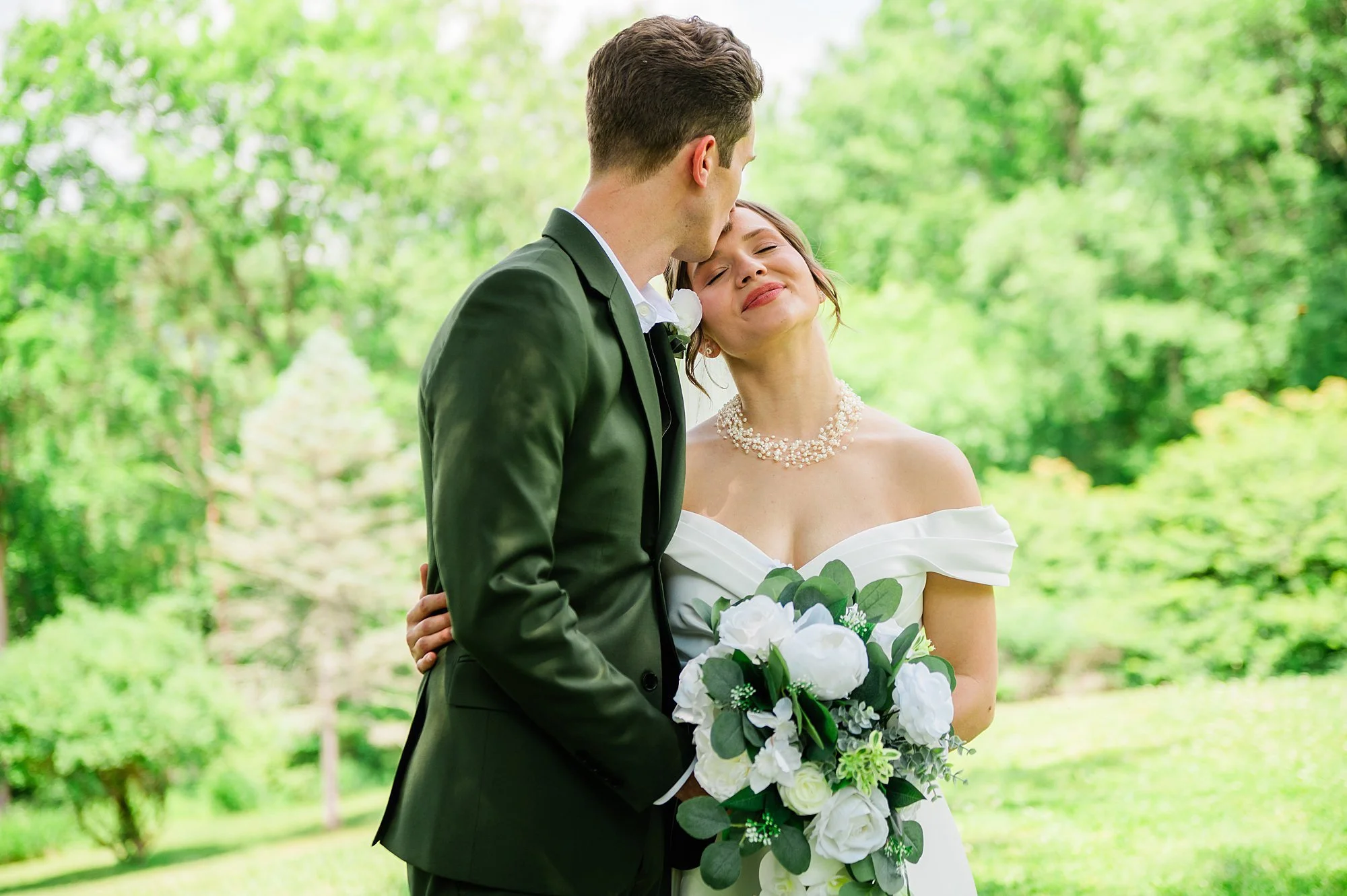 Emily Grace Photo, Harrisburg Wedding Photographer, The Manor at Mountain View Harrisburg, The Manor at Mountain View Wedding Photos, The Manor at Mountain View Summer Wedding