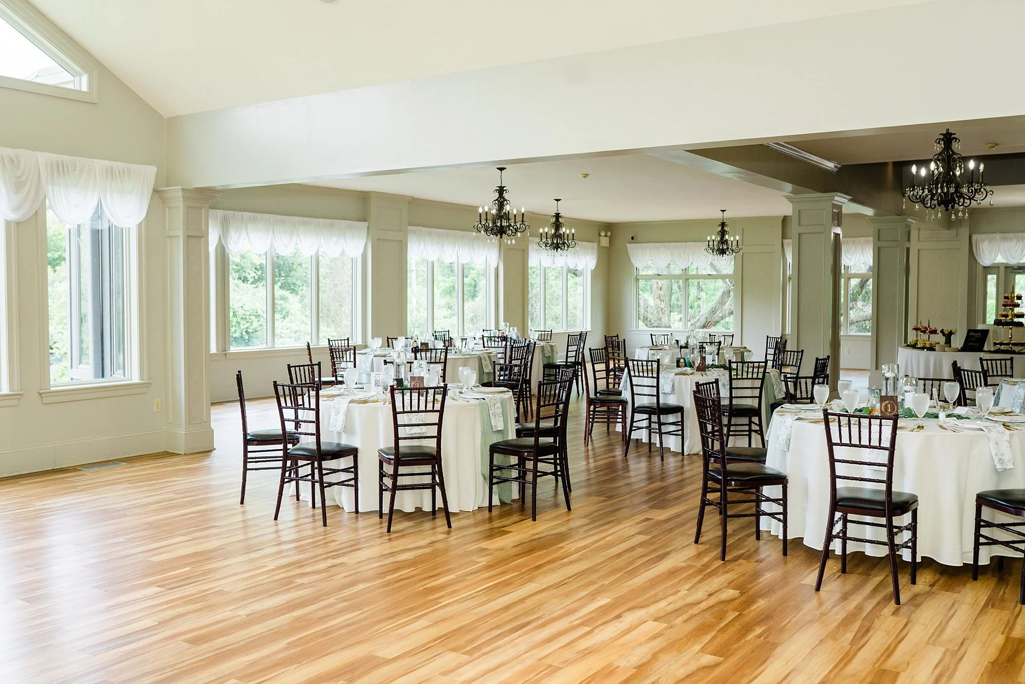 Emily Grace Photo, Harrisburg Wedding Photographer, The Manor at Mountain View Harrisburg, The Manor at Mountain View Wedding Photos, The Manor at Mountain View Summer Wedding