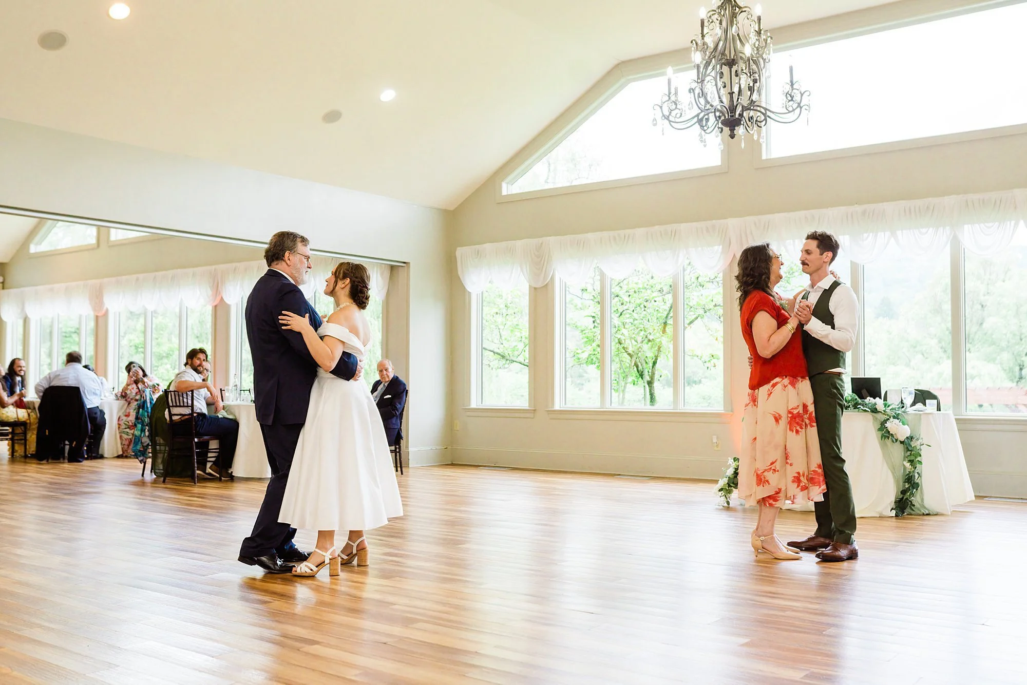 Emily Grace Photo, Harrisburg Wedding Photographer, The Manor at Mountain View Harrisburg, The Manor at Mountain View Wedding Photos, The Manor at Mountain View Summer Wedding