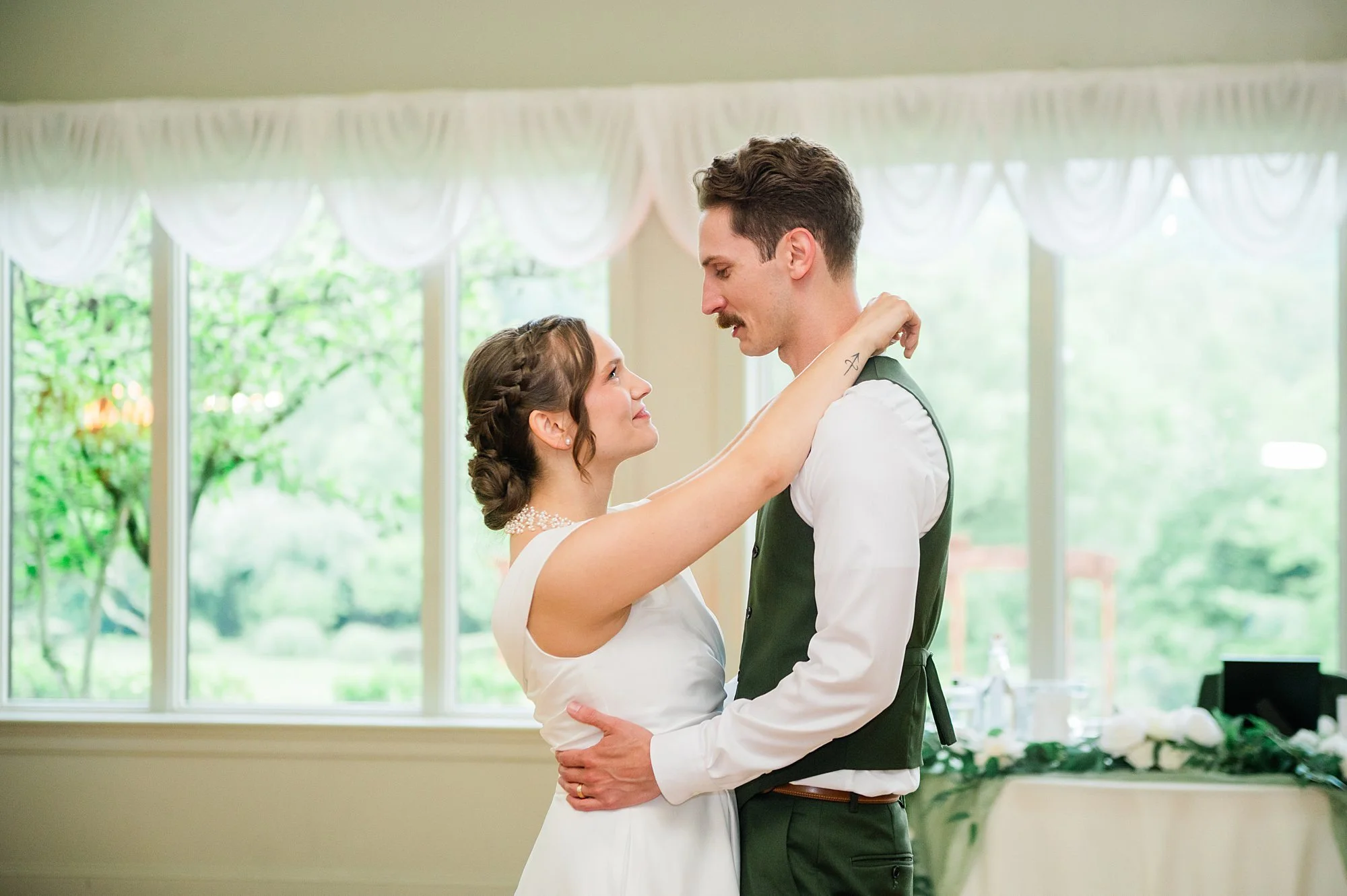 Emily Grace Photo, Harrisburg Wedding Photographer, The Manor at Mountain View Harrisburg, The Manor at Mountain View Wedding Photos, The Manor at Mountain View Summer Wedding
