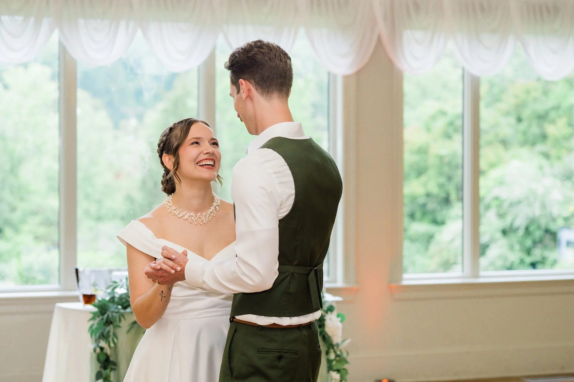Emily Grace Photo, Harrisburg Wedding Photographer, The Manor at Mountain View Harrisburg, The Manor at Mountain View Wedding Photos, The Manor at Mountain View Summer Wedding
