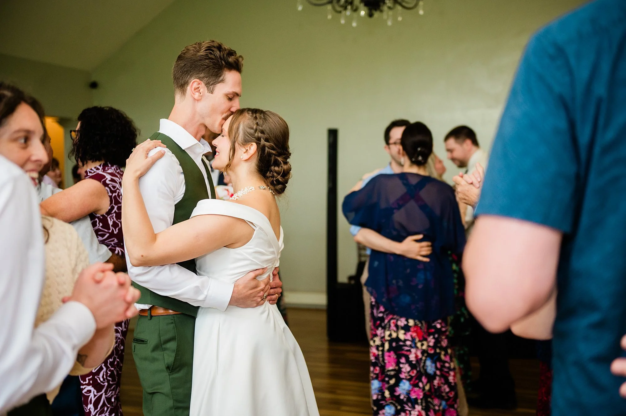 Emily Grace Photo, Harrisburg Wedding Photographer, The Manor at Mountain View Harrisburg, The Manor at Mountain View Wedding Photos, The Manor at Mountain View Summer Wedding