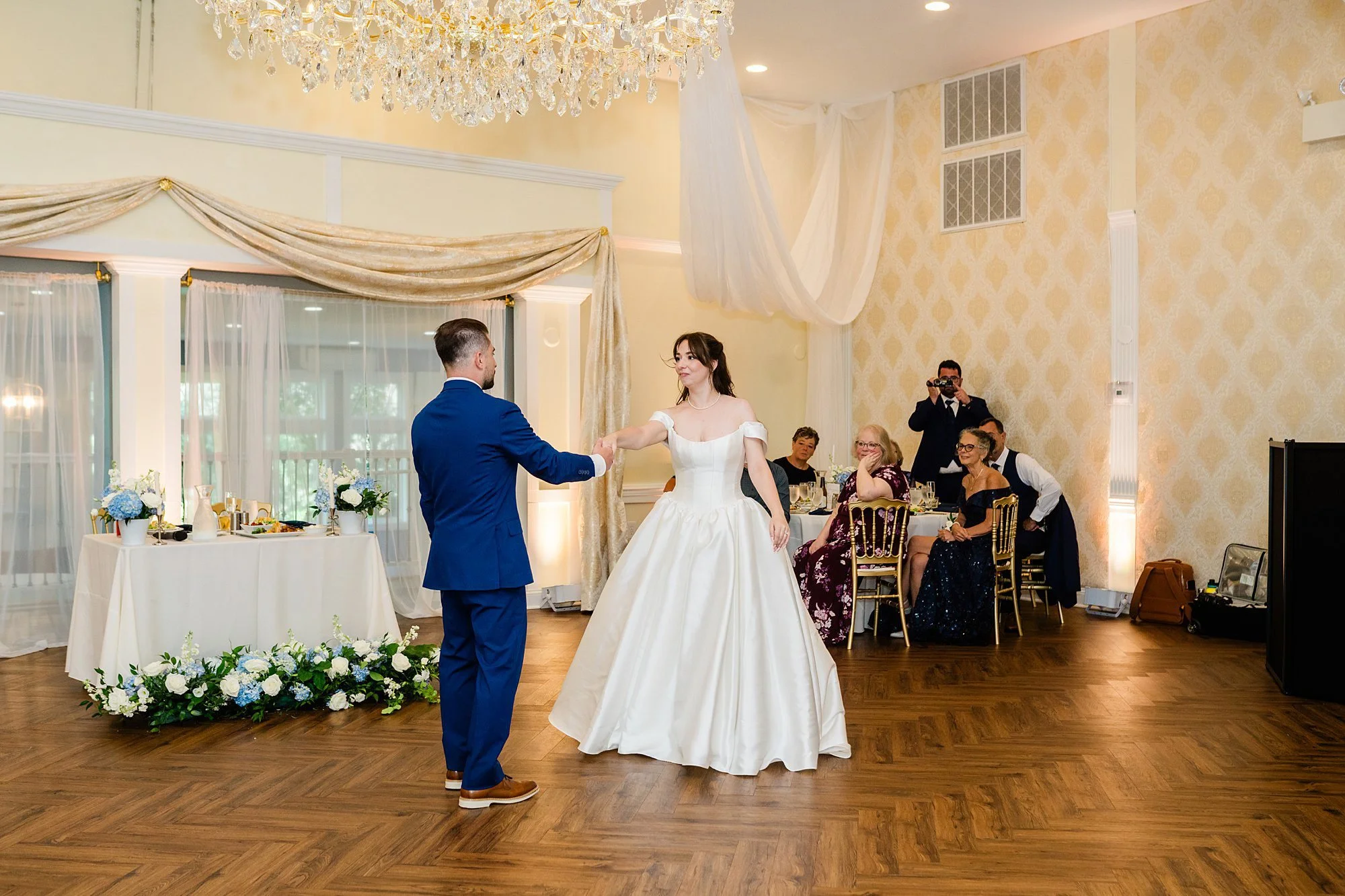 Emily Grace Photo, Lancaster PA Wedding Photographer, Cameron Estate Inn Summer Wedding, Cameron Estate Inn Wedding Photos, Mount Joy PA Wedding Photographer