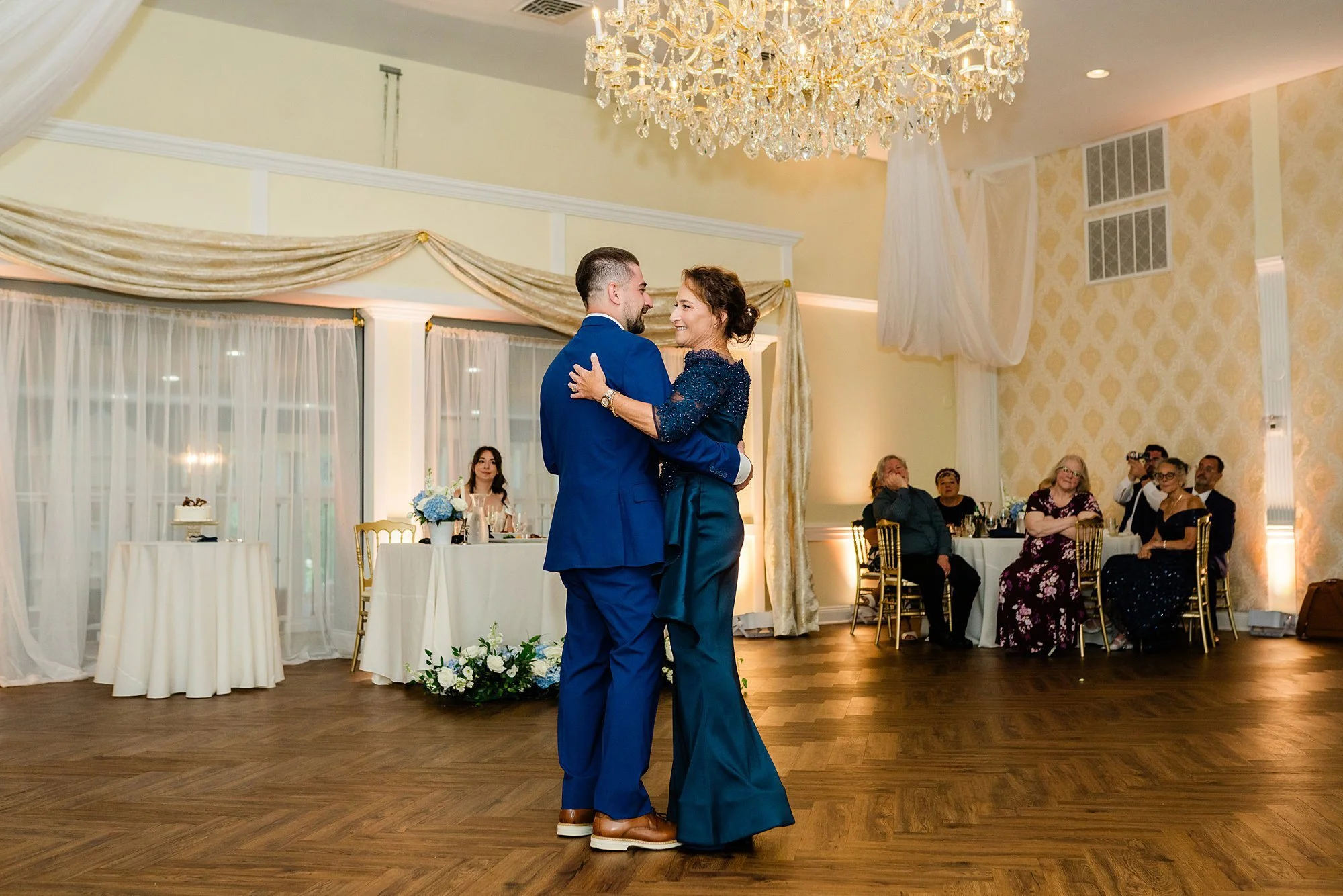 Emily Grace Photo, Lancaster PA Wedding Photographer, Cameron Estate Inn Summer Wedding, Cameron Estate Inn Wedding Photos, Mount Joy PA Wedding Photographer