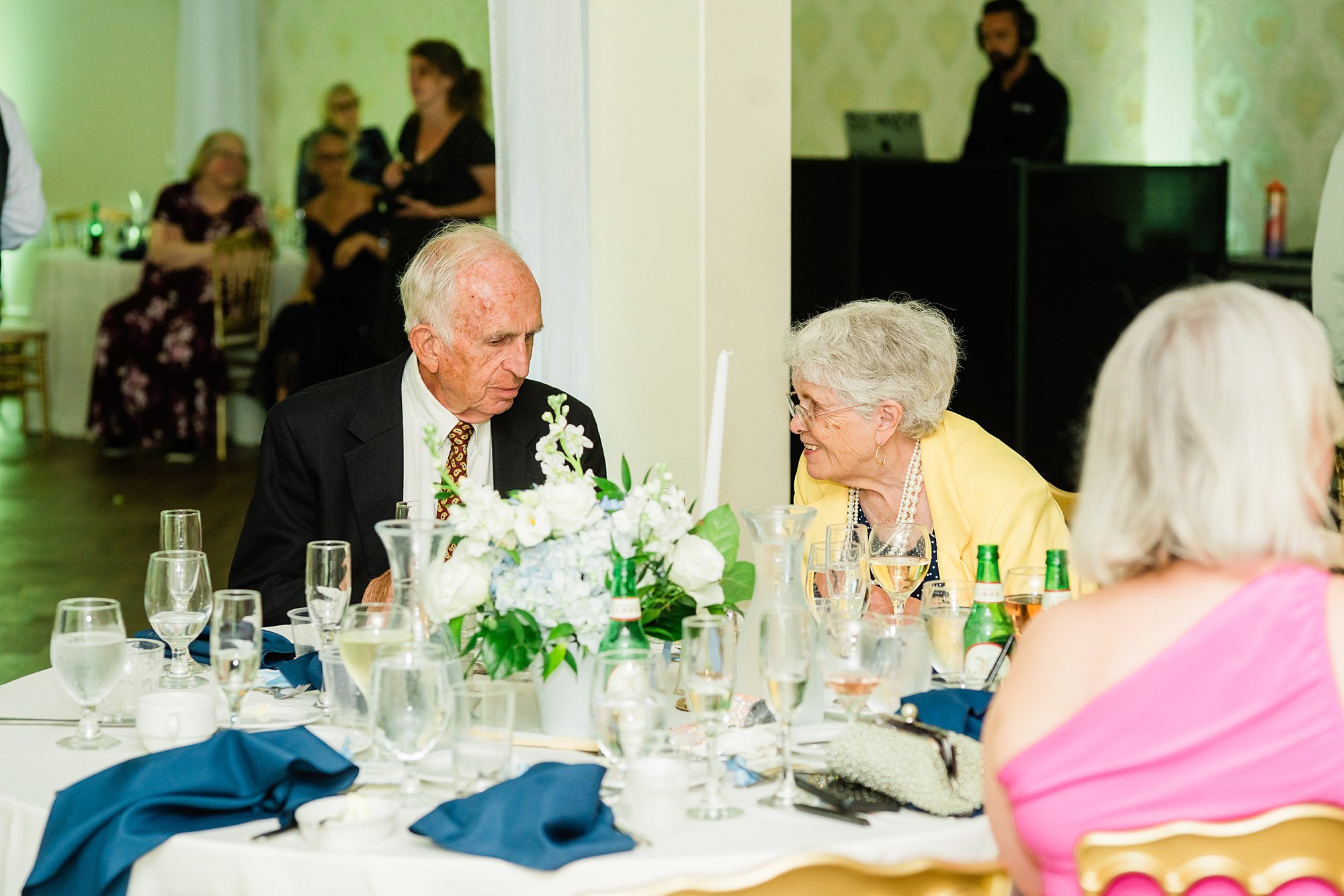Emily Grace Photo, Lancaster PA Wedding Photographer, Cameron Estate Inn Summer Wedding, Cameron Estate Inn Wedding Photos, Mount Joy PA Wedding Photographer