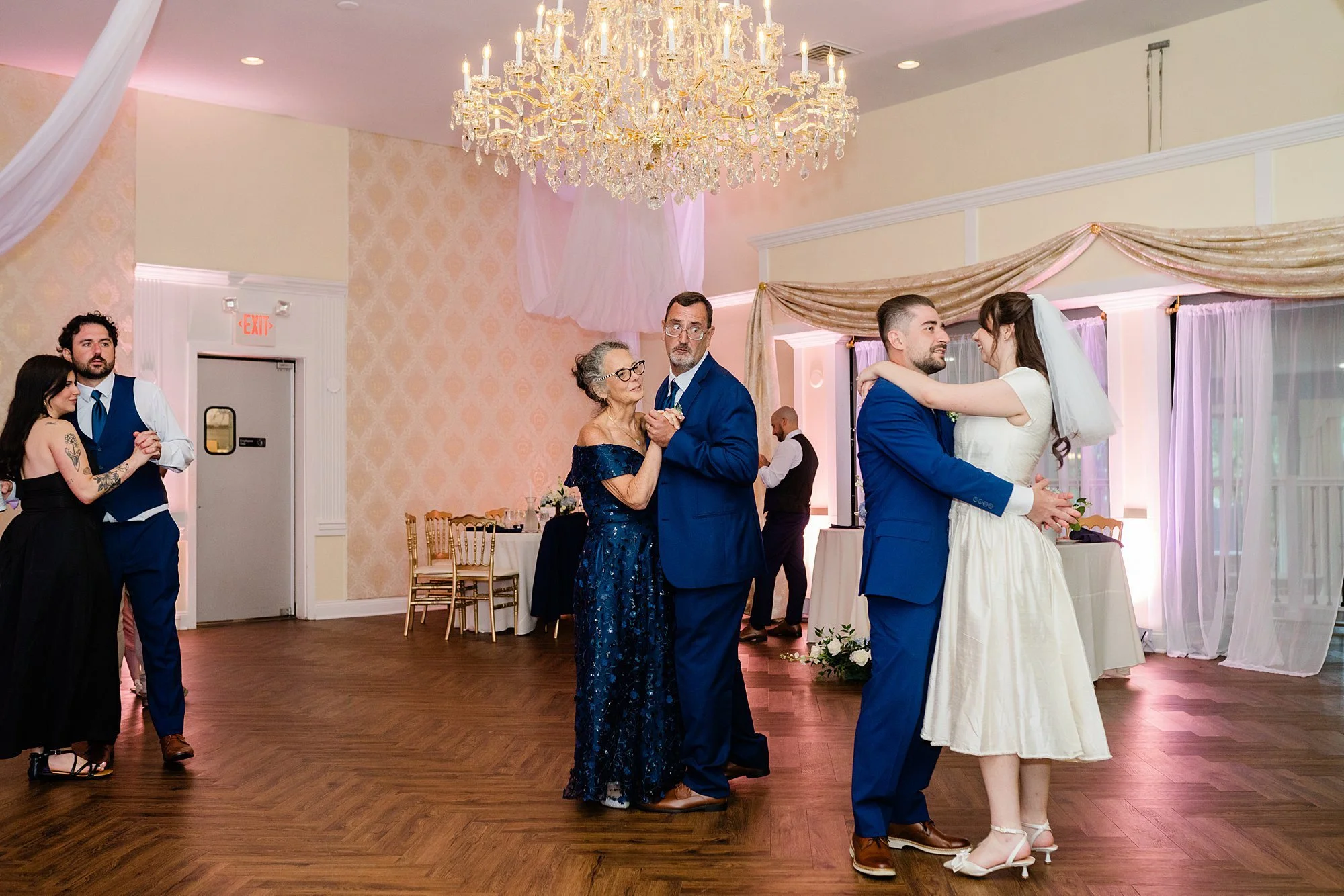 Emily Grace Photo, Lancaster PA Wedding Photographer, Cameron Estate Inn Summer Wedding, Cameron Estate Inn Wedding Photos, Mount Joy PA Wedding Photographer