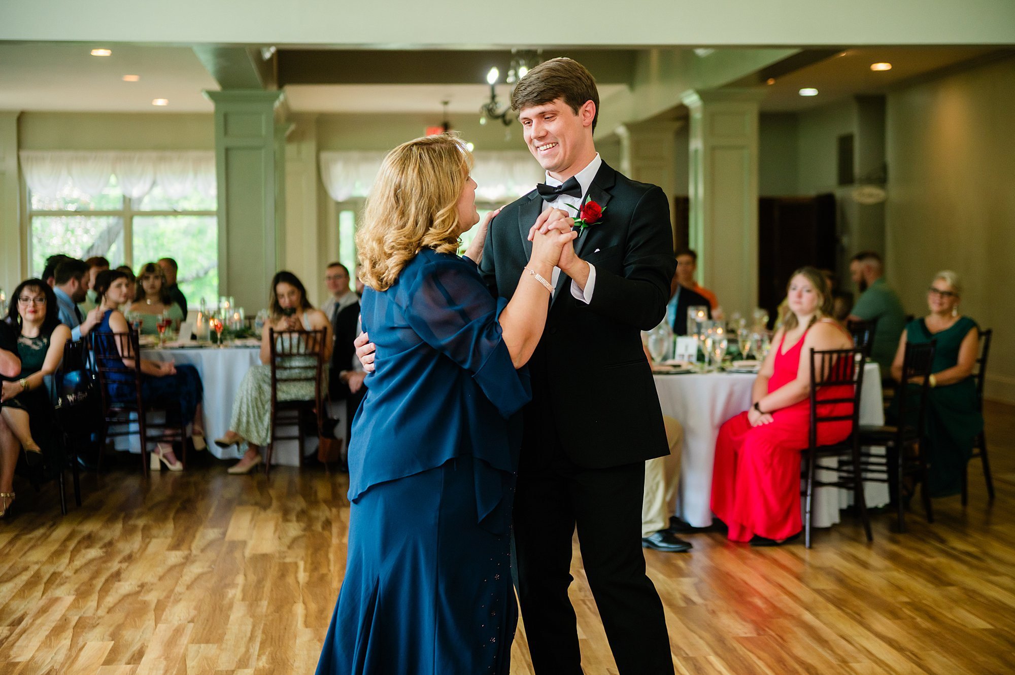 Emily Grace Photo, The Manor at Mountain View Summer Wedding, Harrisburg PA Wedding Photographer, The Manor at Mountain View Wedding Photos