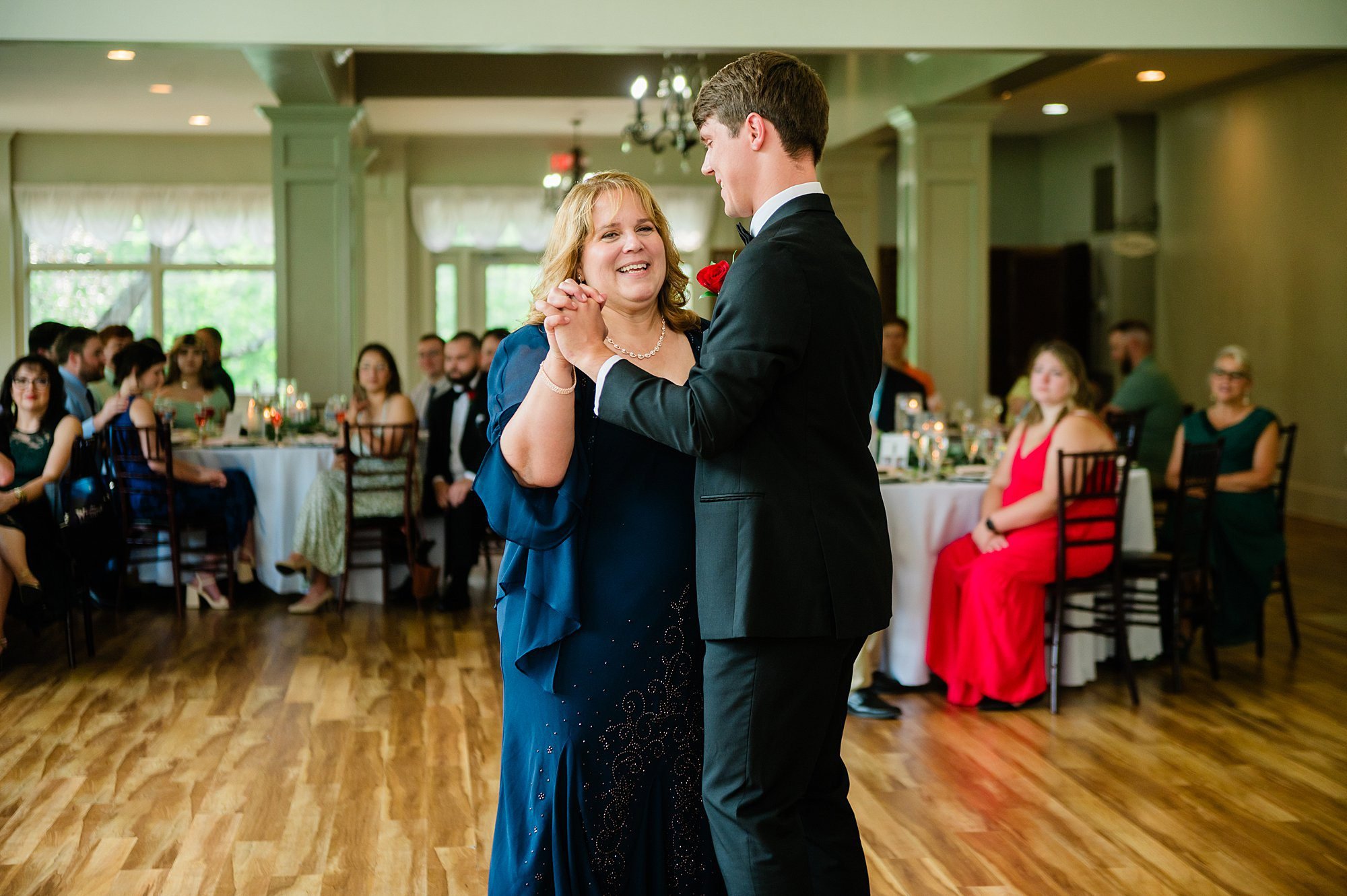 Emily Grace Photo, The Manor at Mountain View Summer Wedding, Harrisburg PA Wedding Photographer, The Manor at Mountain View Wedding Photos