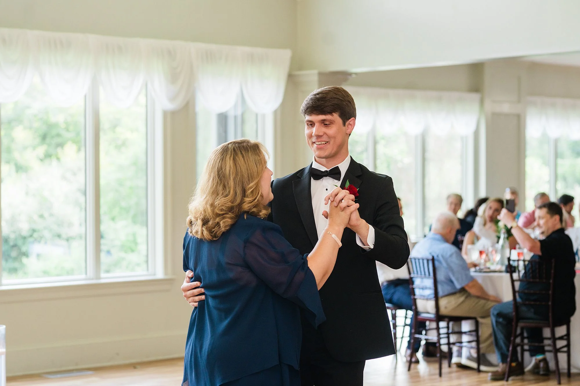 Emily Grace Photo, The Manor at Mountain View Summer Wedding, Harrisburg PA Wedding Photographer, The Manor at Mountain View Wedding Photos