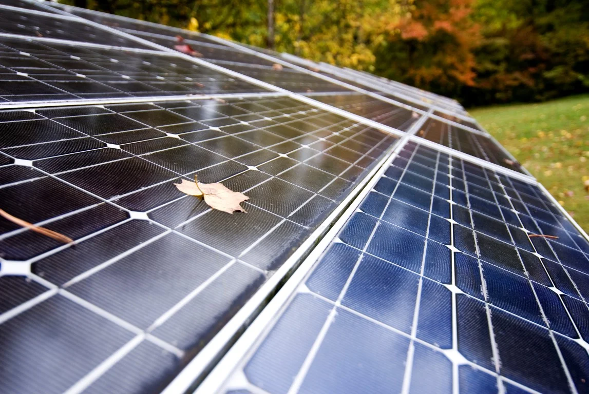 solar-energy-panels-at-work_BteRwTpVj.jpg