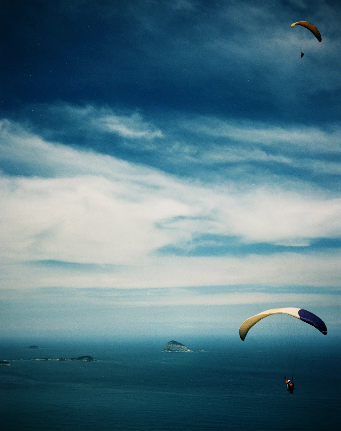 7b paragliders.jpg