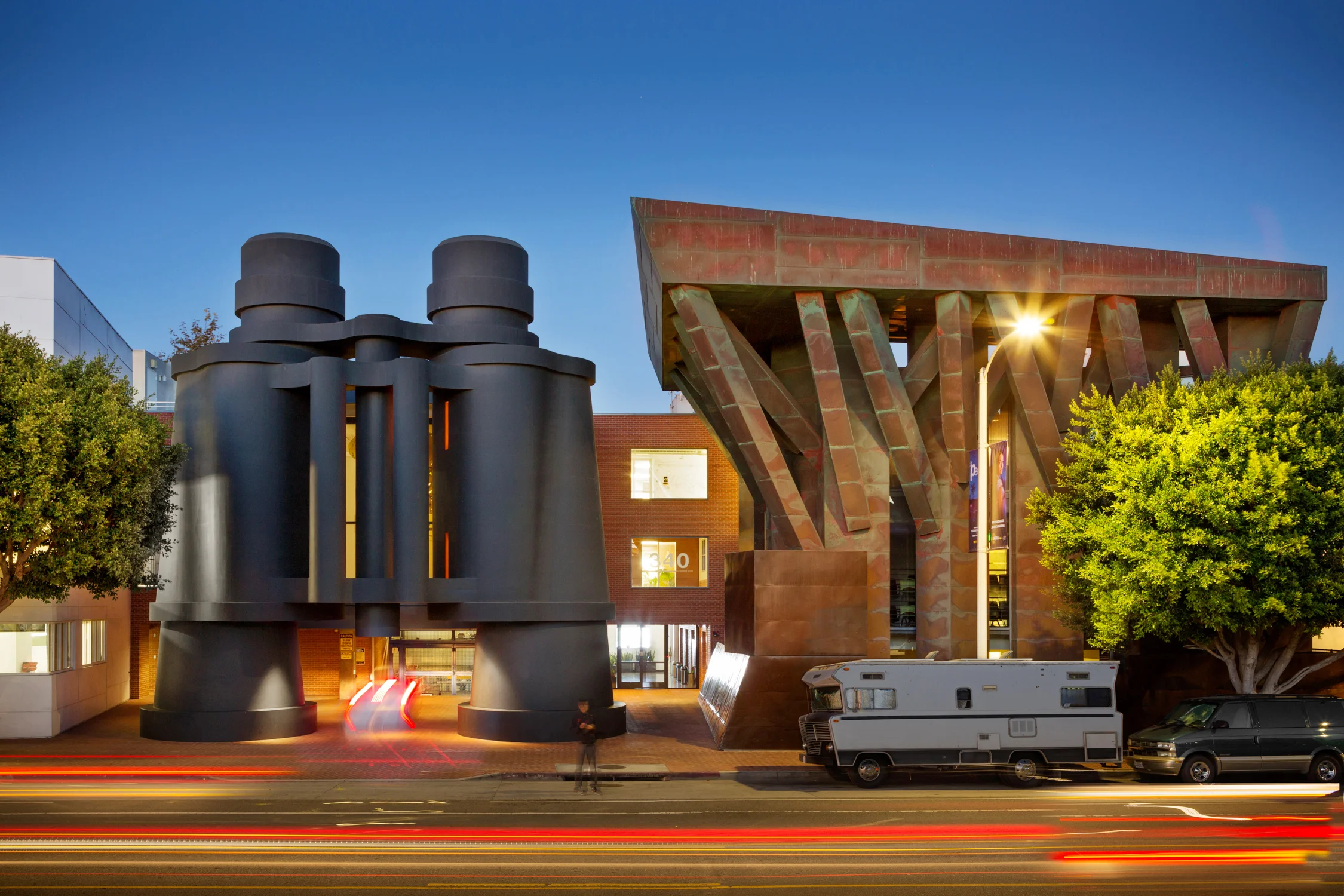 1v3 SRGBWEB-8323.JPG