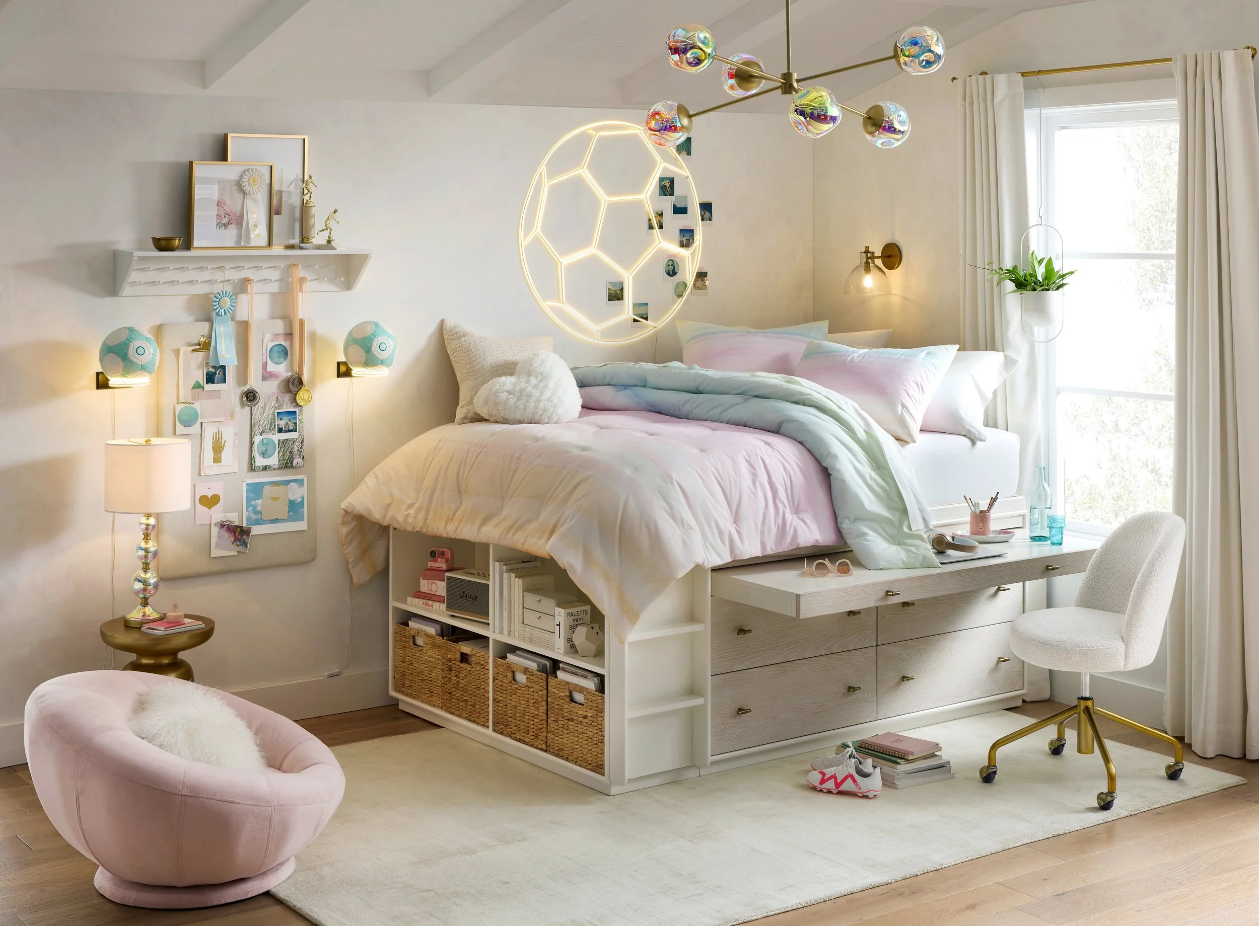 SG25sp22_PT_ModernistCaptainBed_V5_0882X_MOCKUP.jpg