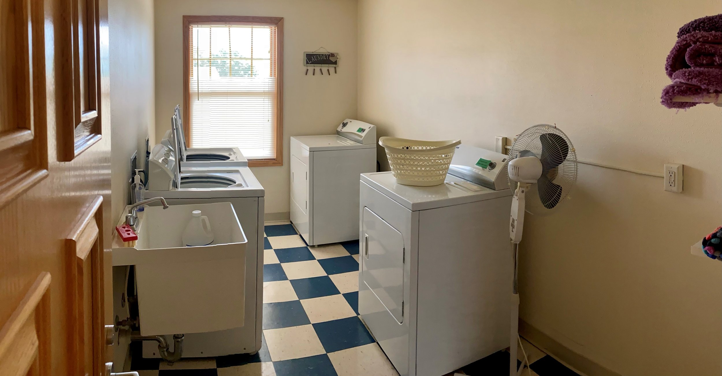 Laundry Room Pano.jpg