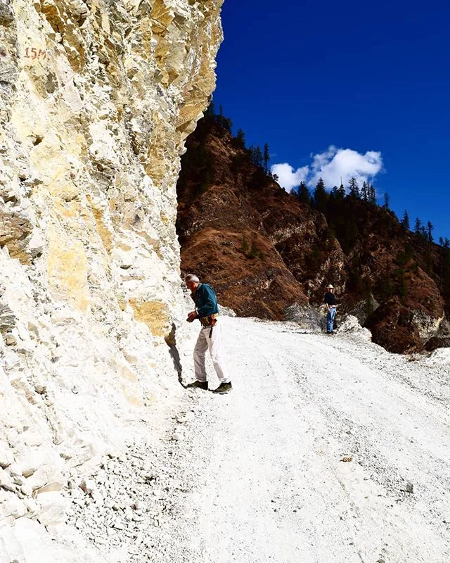 Roadside #geology in #Nepal
