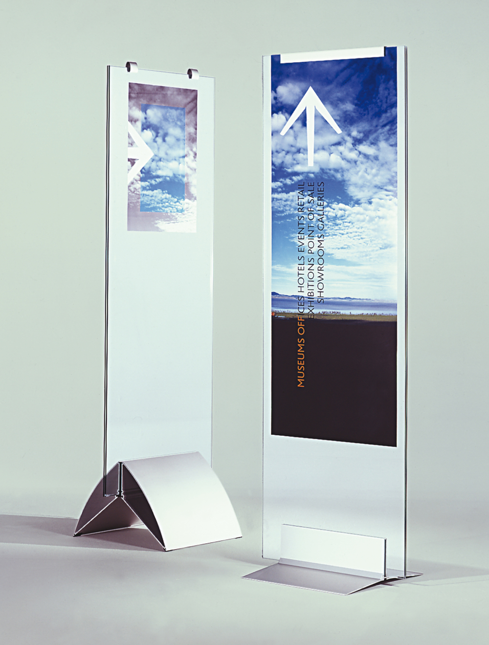 freestanding display system for posters