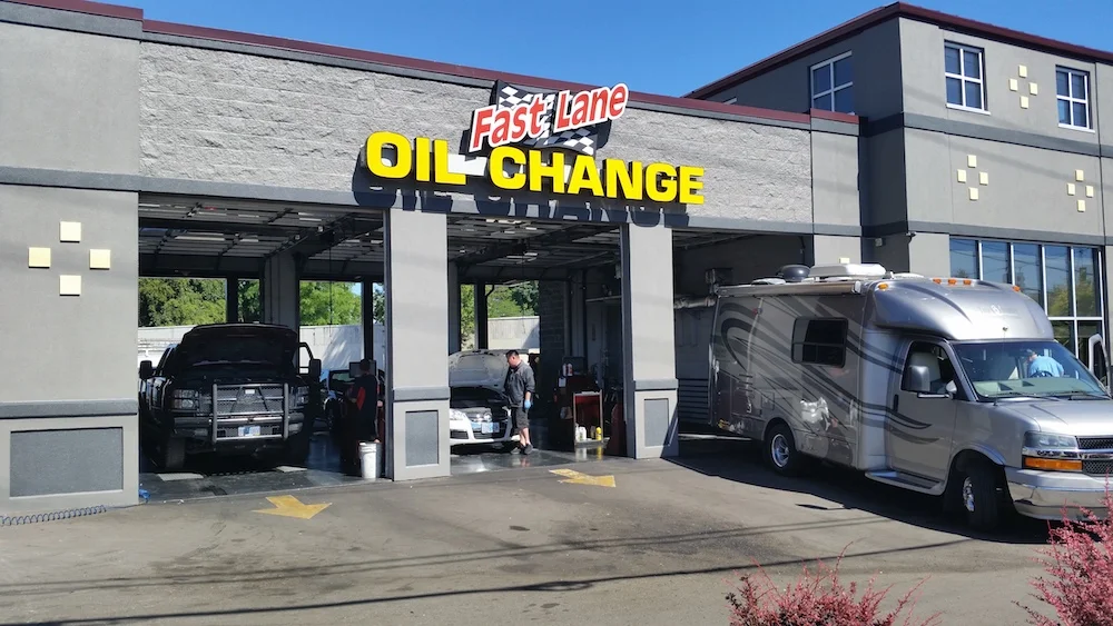 Oil Change Storefront - Tigard - Fast Lane.jpg