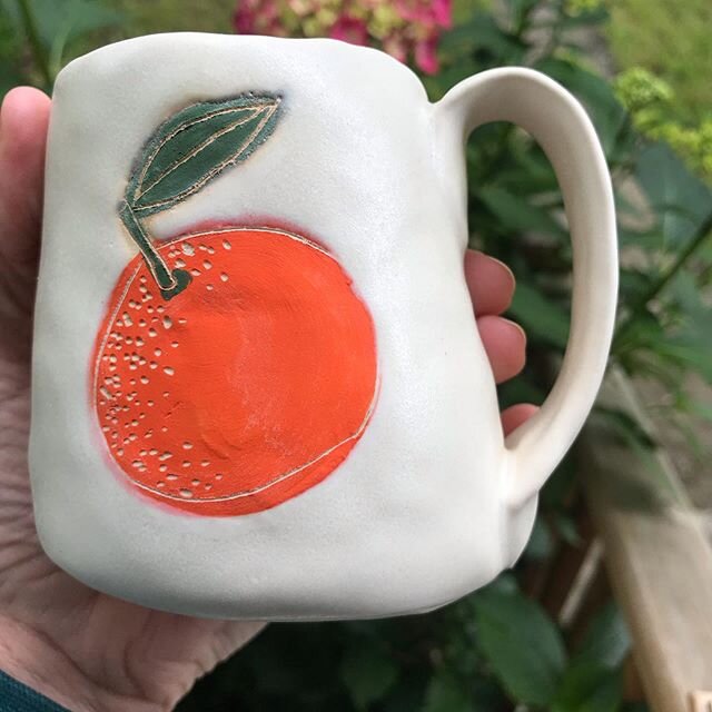 I&rsquo;m doing a virtual pinch pot mug class through @radiusartstudio this Saturday and this is an example piece I made and glazed for it. If you wanna make cutie, pinchy, wobbly ceramics with me from home there is still time to enroll. When I was l