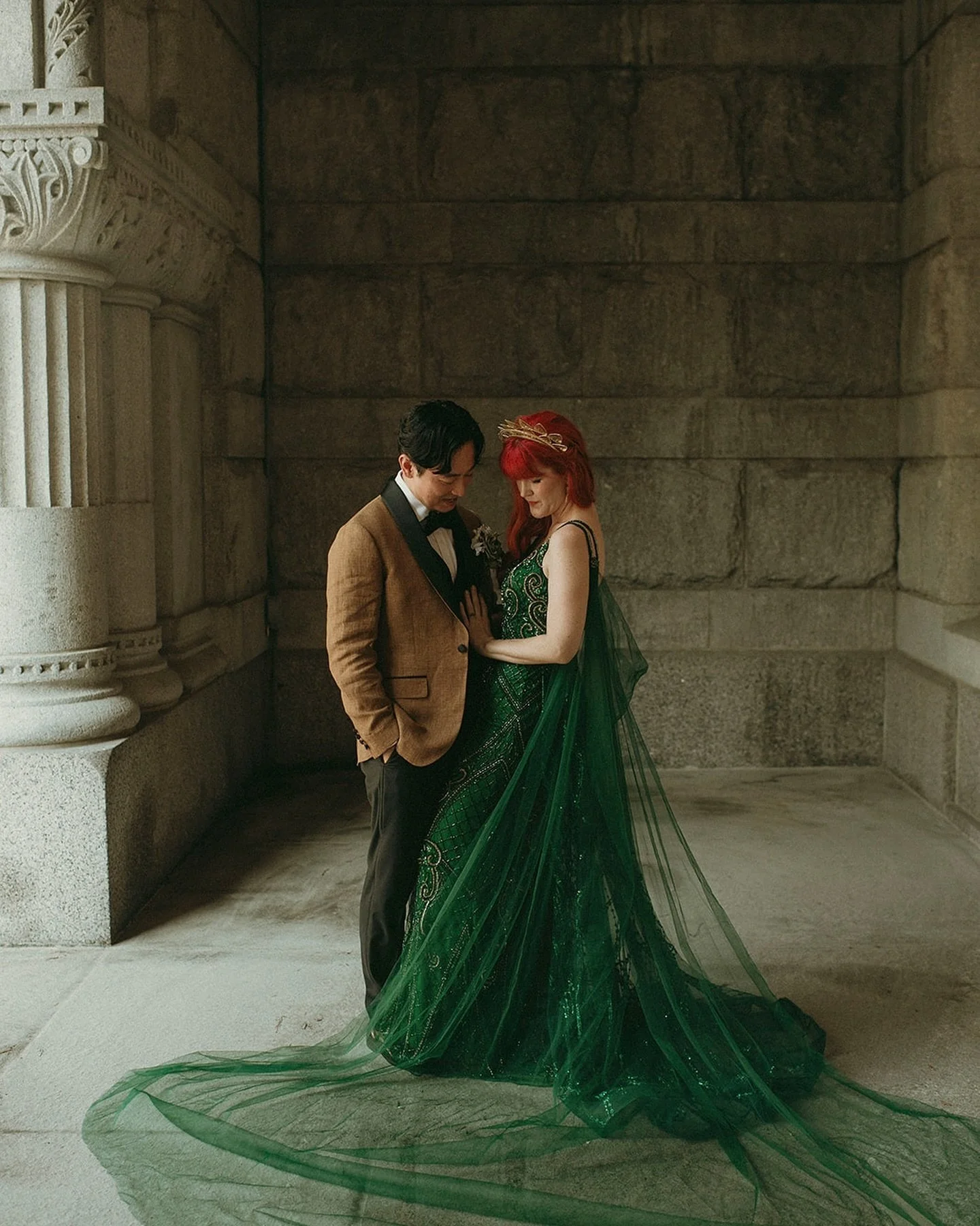 One year ago, Delaney + Jonathan said &lsquo;I do&rsquo; in a setting that would make Gatsby jealous. Cheers to reliving the magic including the most beautiful song by singer, songwriter, pianist, and bride, Delaney - scroll ➡️ to the end for a snipp