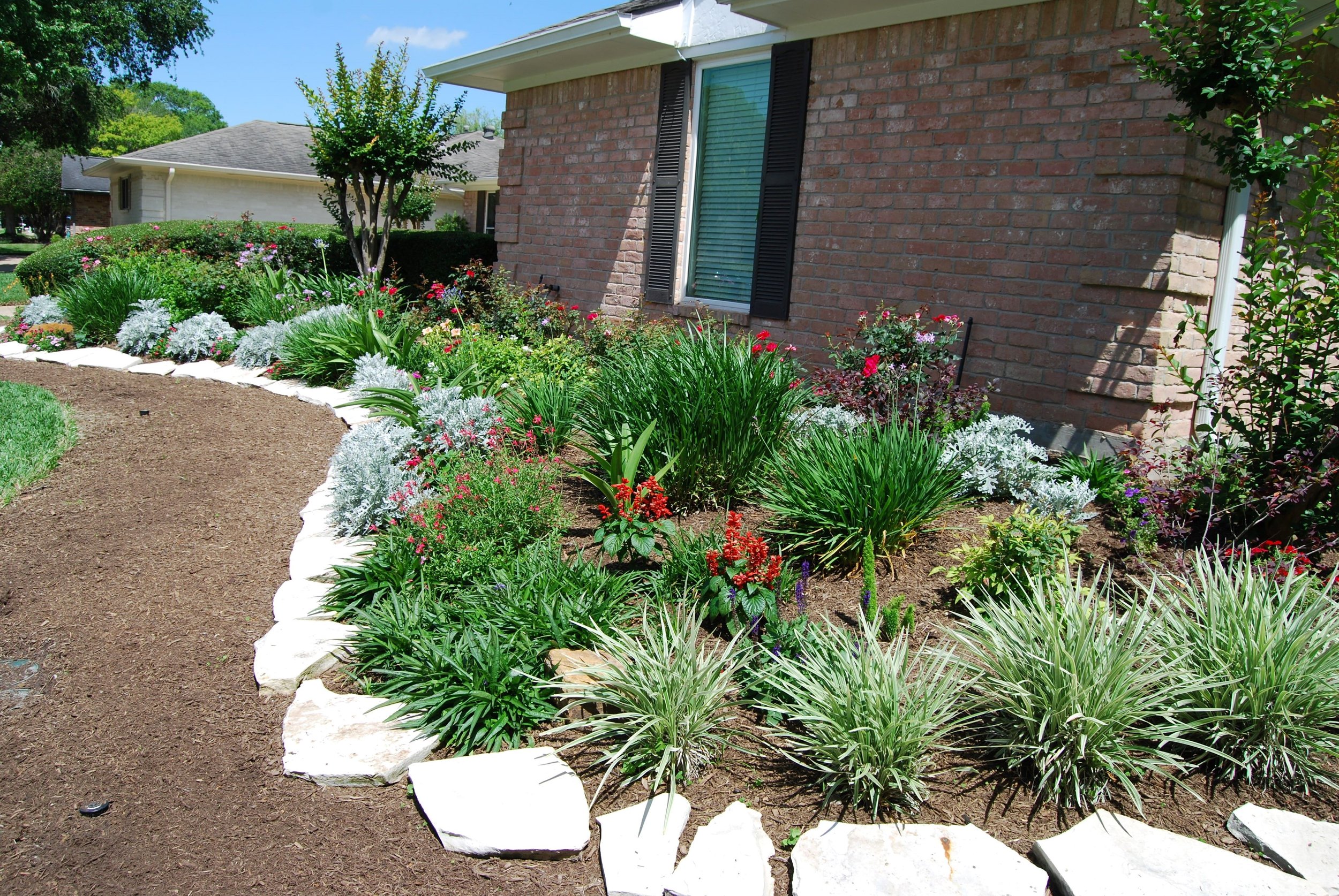 Front Bed - Close-Up.jpg