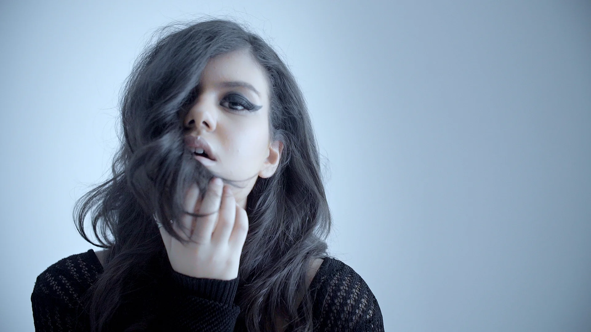 Straight out of the camera vs on screen feat Nathalie saba - SNOW