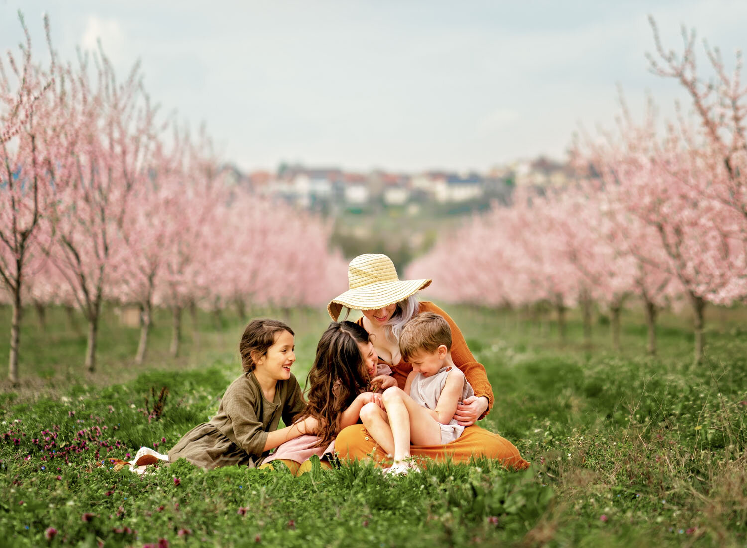  Fine art family photo session in the almond orchards in Rheinland Pfalz from Kaiserslautern photographer sarah Havens 