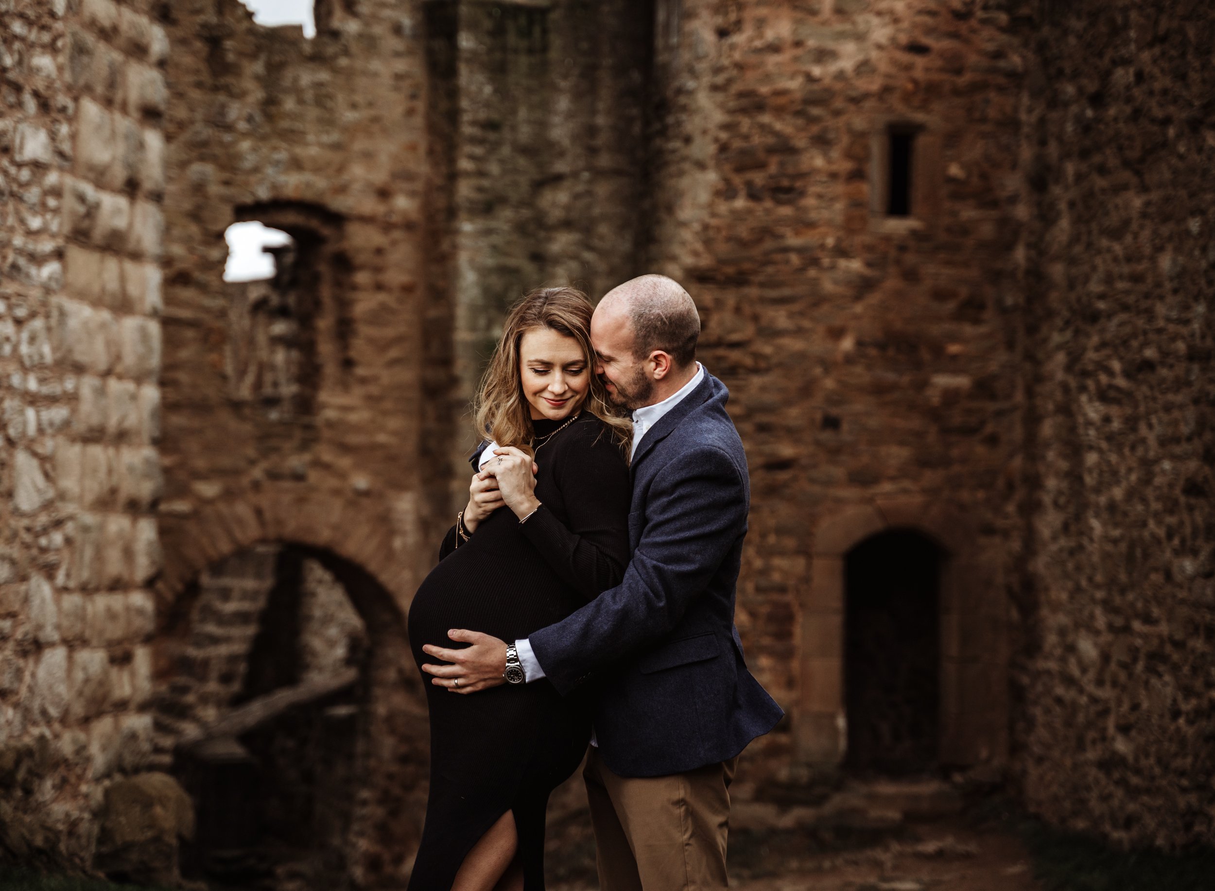 couple-and-maternity-photography-in-ramstein-at-burg-lichtenberg (1).jpg