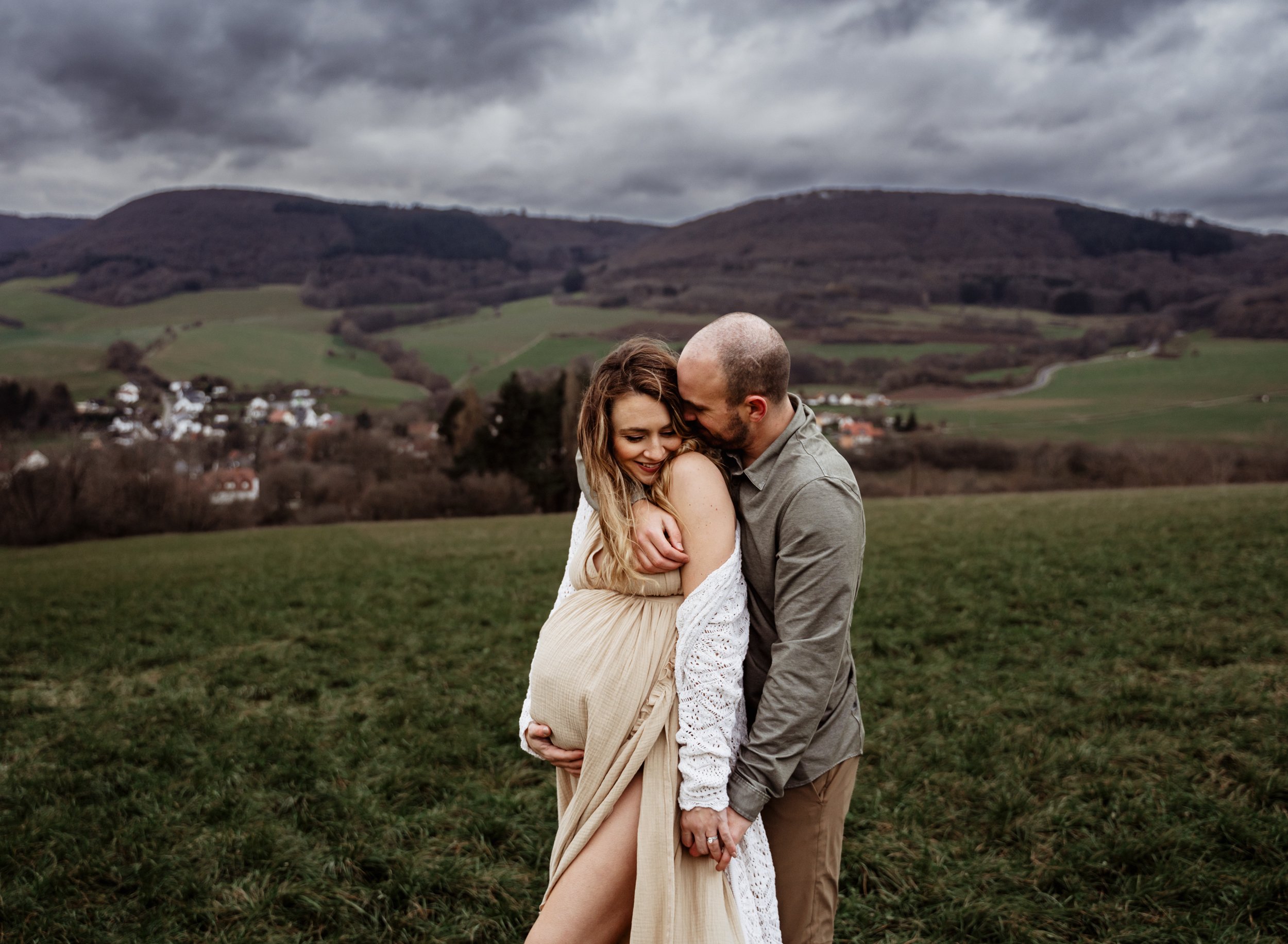 couple-and-maternity-photography-in-ramstein-at-burg-lichtenberg (9).jpg