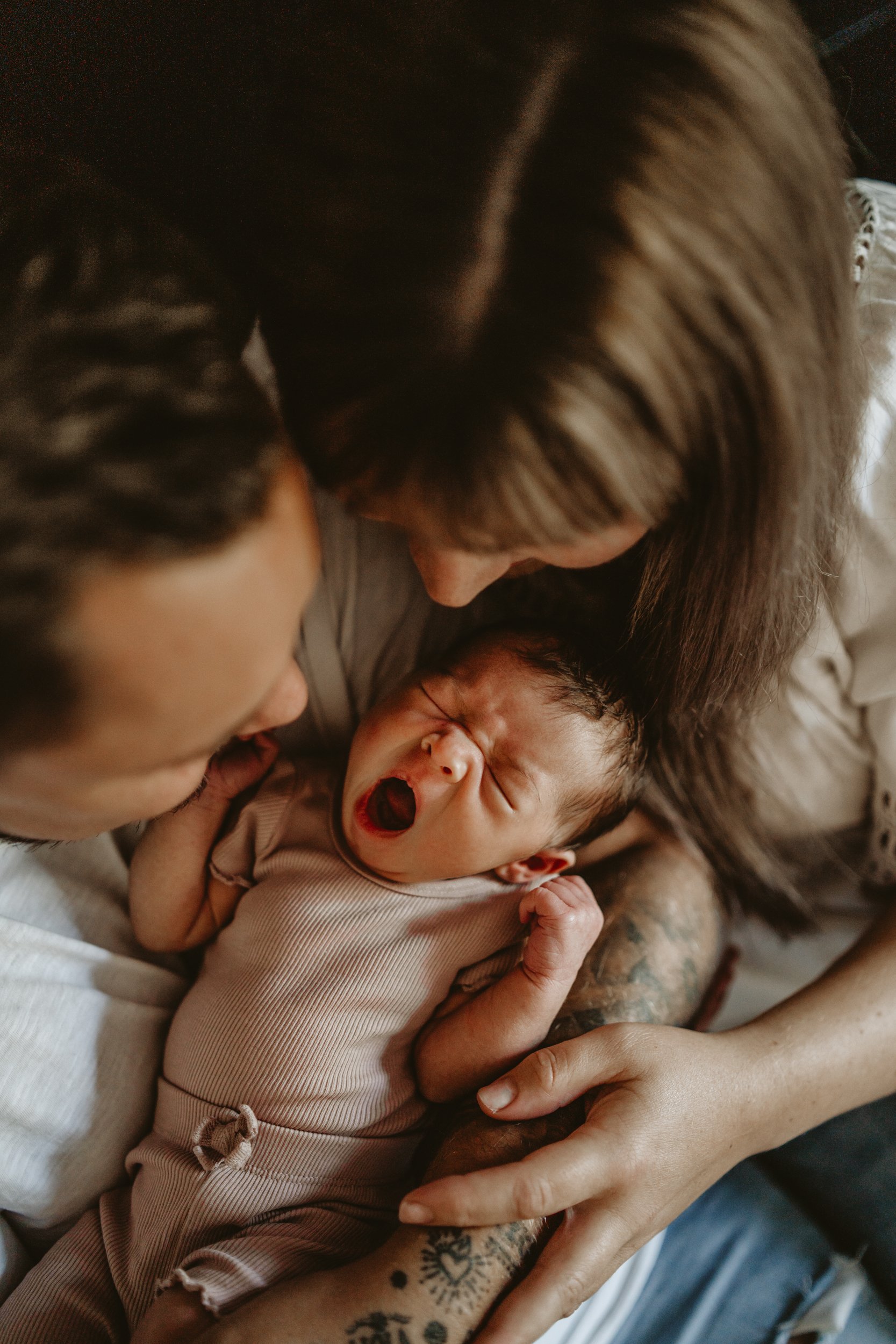  in-home-newborn-photography-in-ramstein-and-kaiserslautern-germany-by-lifestyle-photographer-sarah-havens 