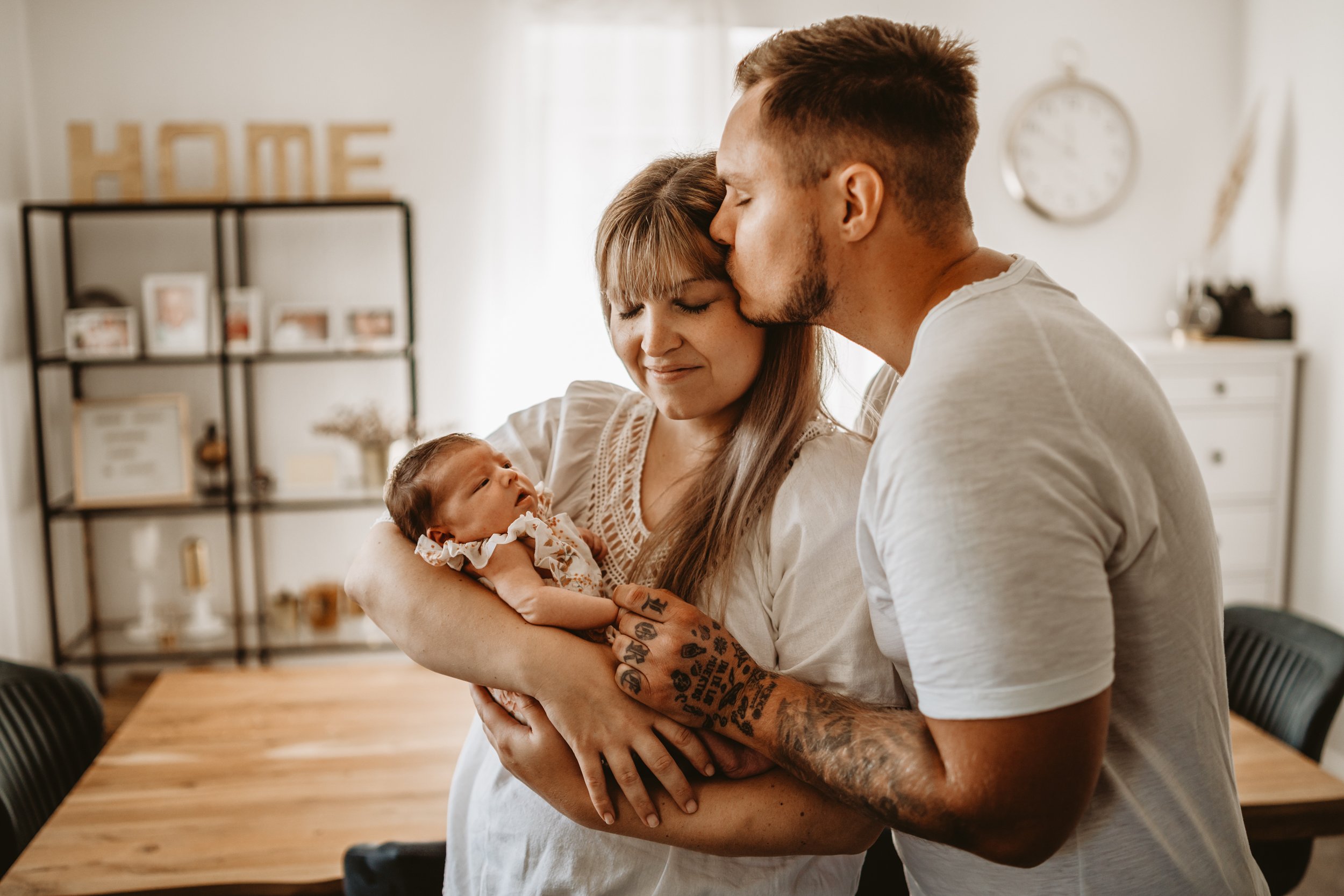  in-home-newborn-photography-in-ramstein-and-kaiserslautern-germany-by-lifestyle-photographer-sarah-havens 