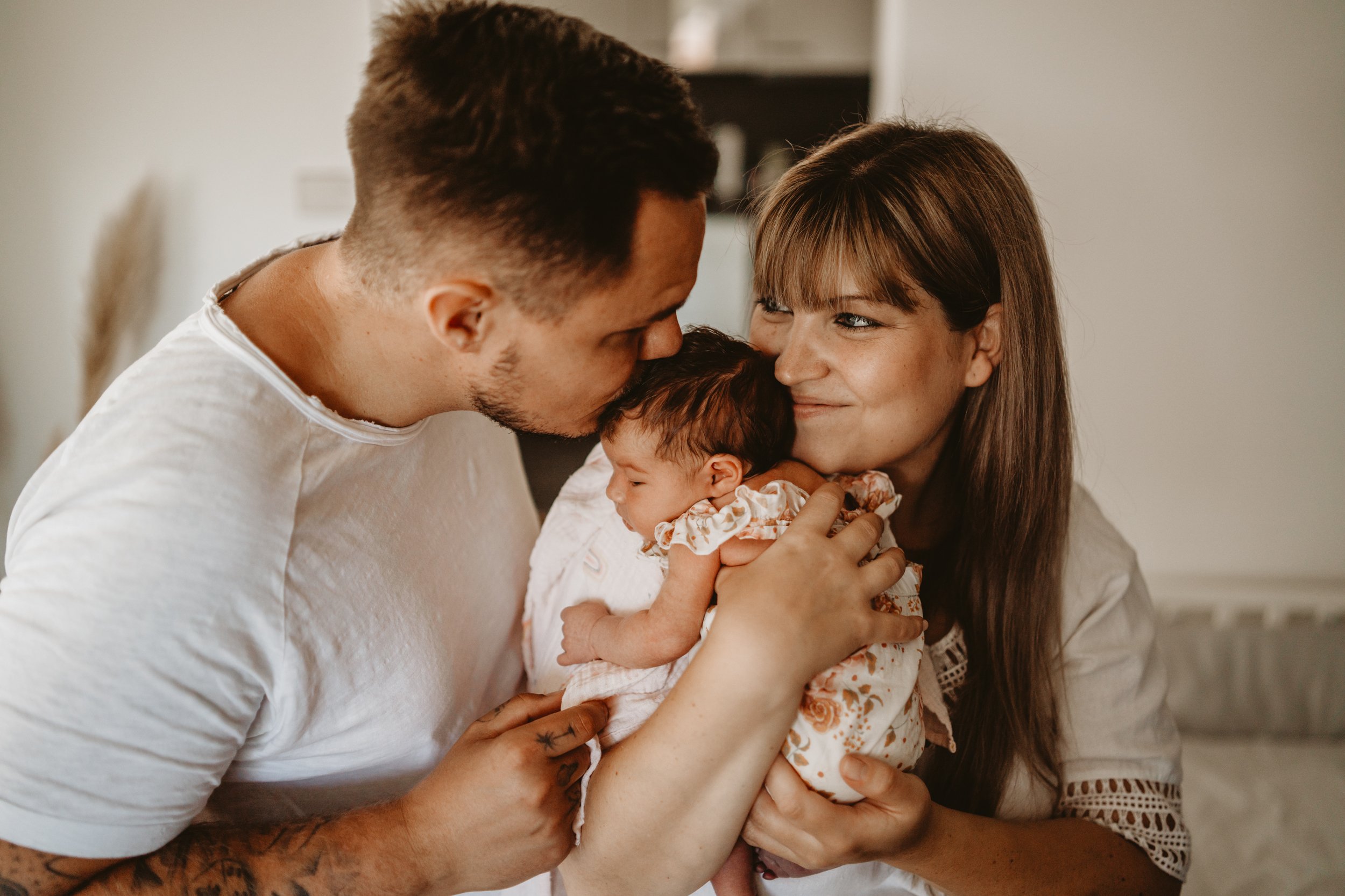  in-home-newborn-photography-in-ramstein-and-kaiserslautern-germany-by-lifestyle-photographer-sarah-havens 