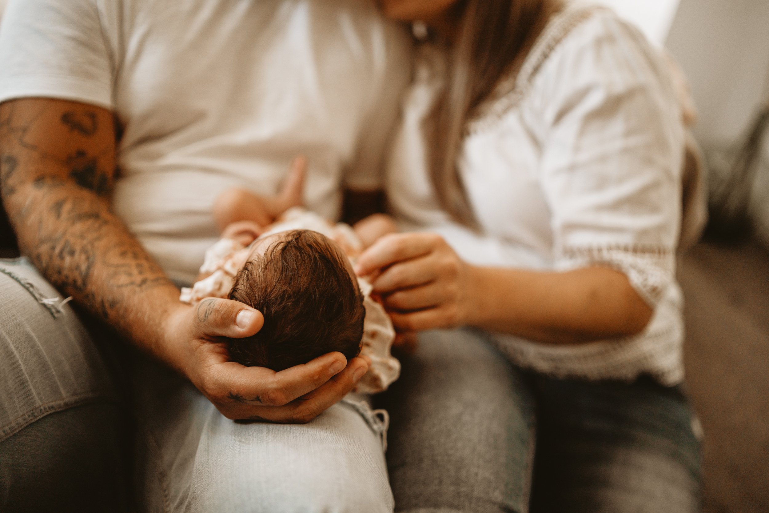  timeless-and-creative-in-home-newborn-photography-in-ramstein-and-kaiserslautern-germany-by-lifestyle-photographer-sarah-havens 