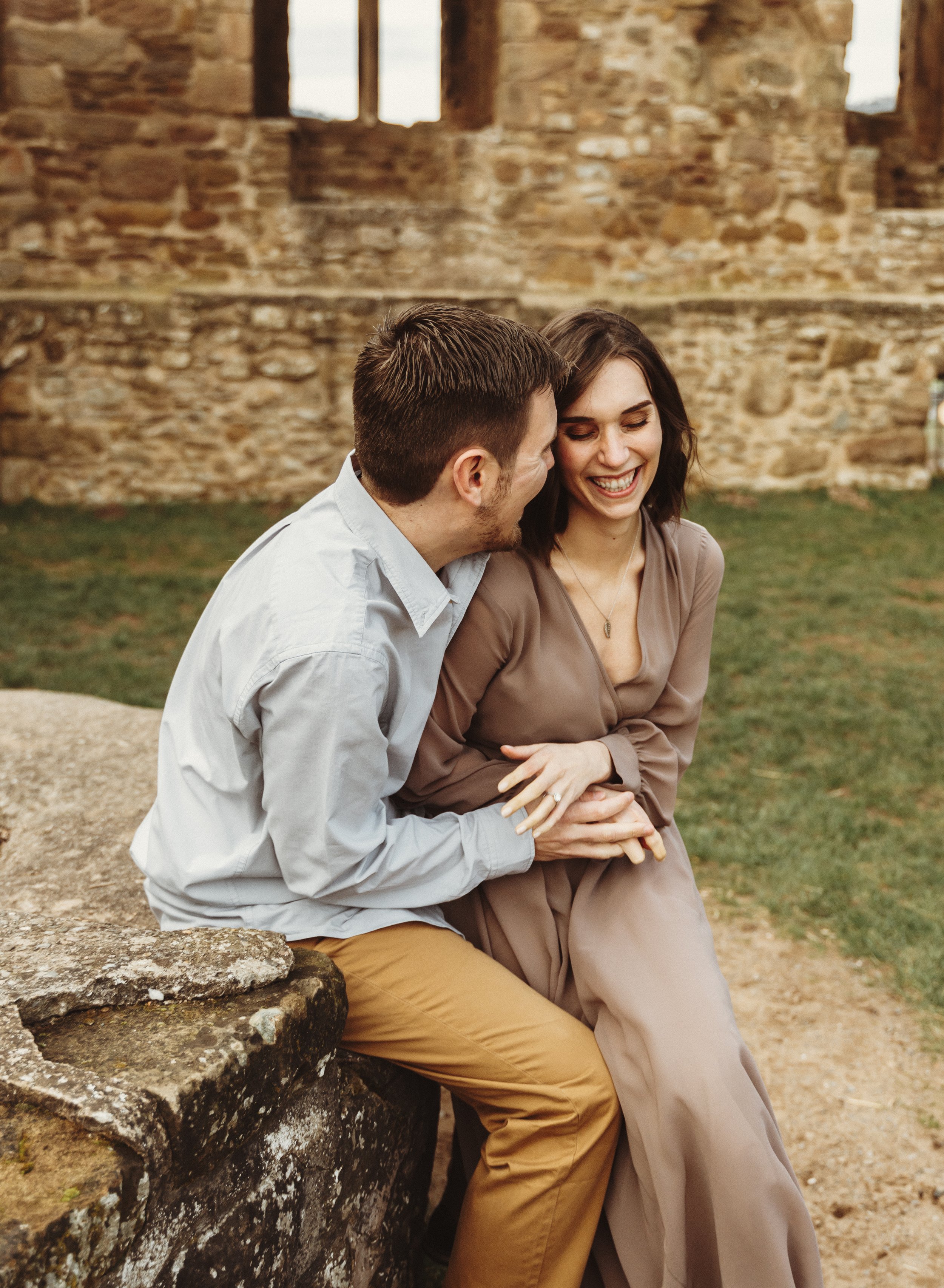young-couple-at-romantic-engagment-session-at-burg-lichtenberg-castle-in-kusel-for-emotive-photoshoot (2).jpg