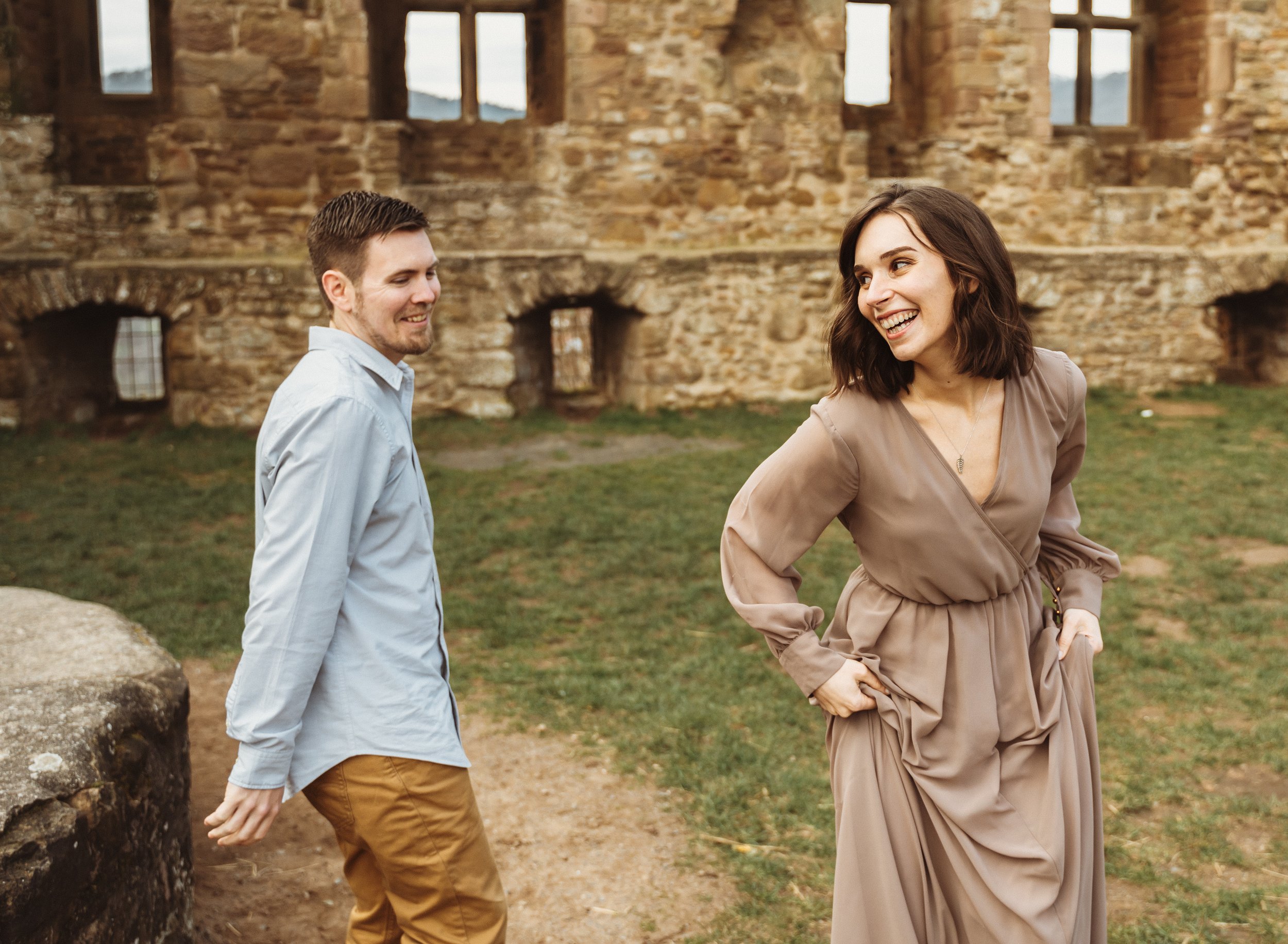 young-couple-at-romantic-engagment-session-at-burg-lichtenberg-castle-in-kusel-for-emotive-photoshoot (3).jpg
