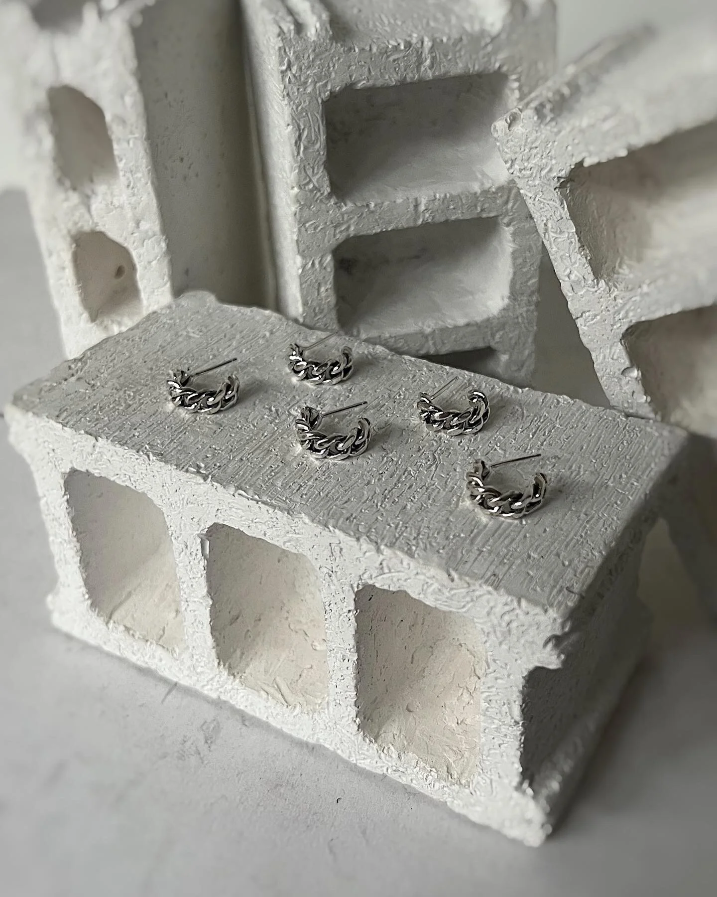 EBFE6EFC-29C7-4AF1-B9B1-050E01686ED3