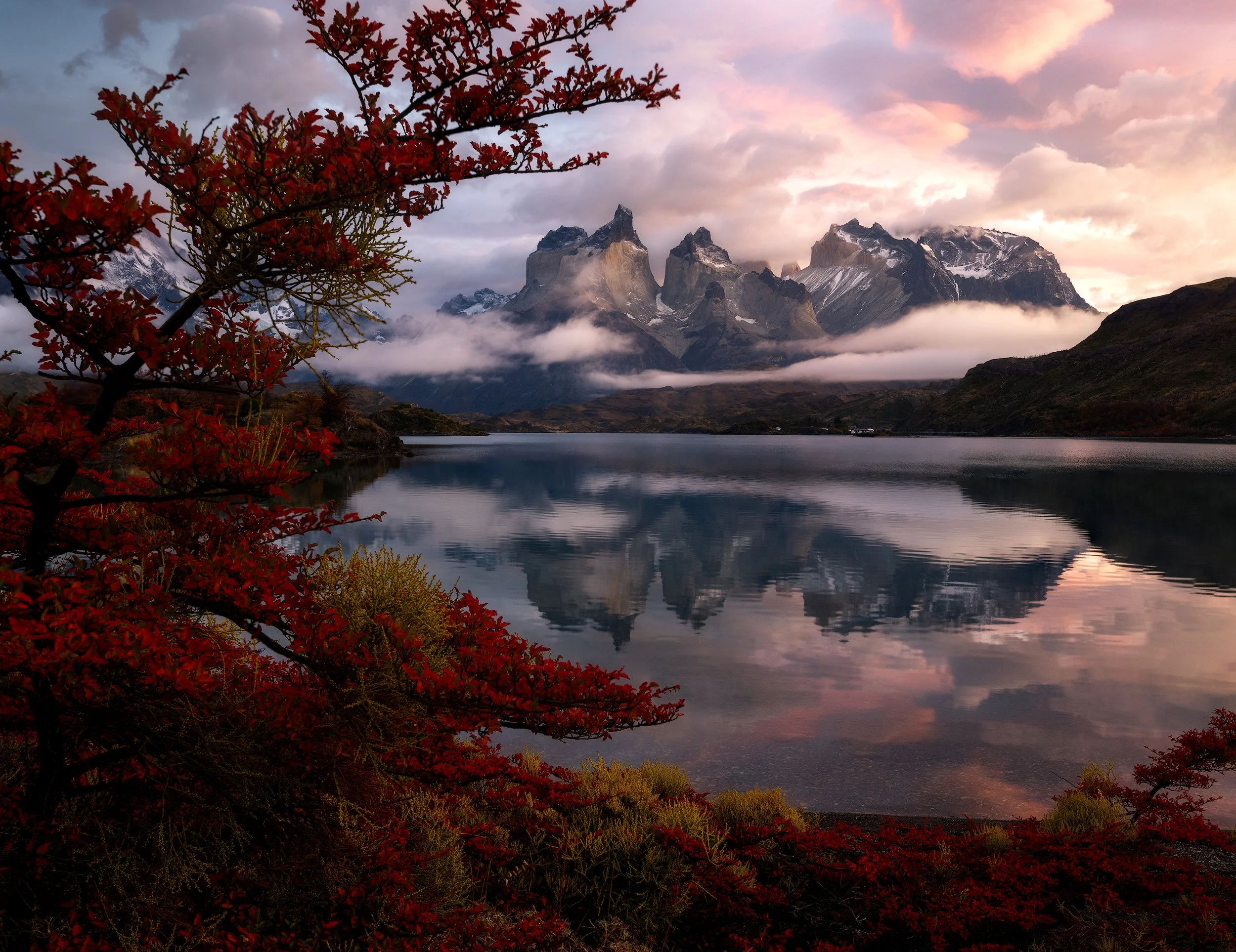Pehoe Lake v3 copy.jpg