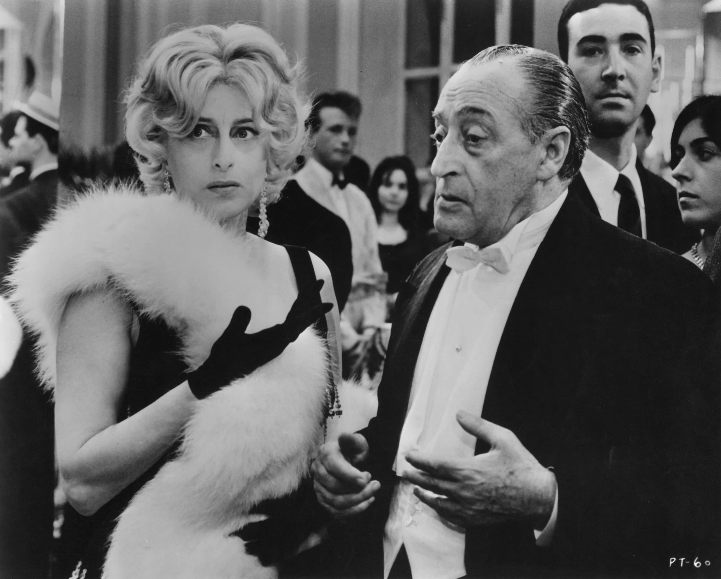 RISATE DI GIOIA (THE PASSIONATE THIEF) 10:00PM