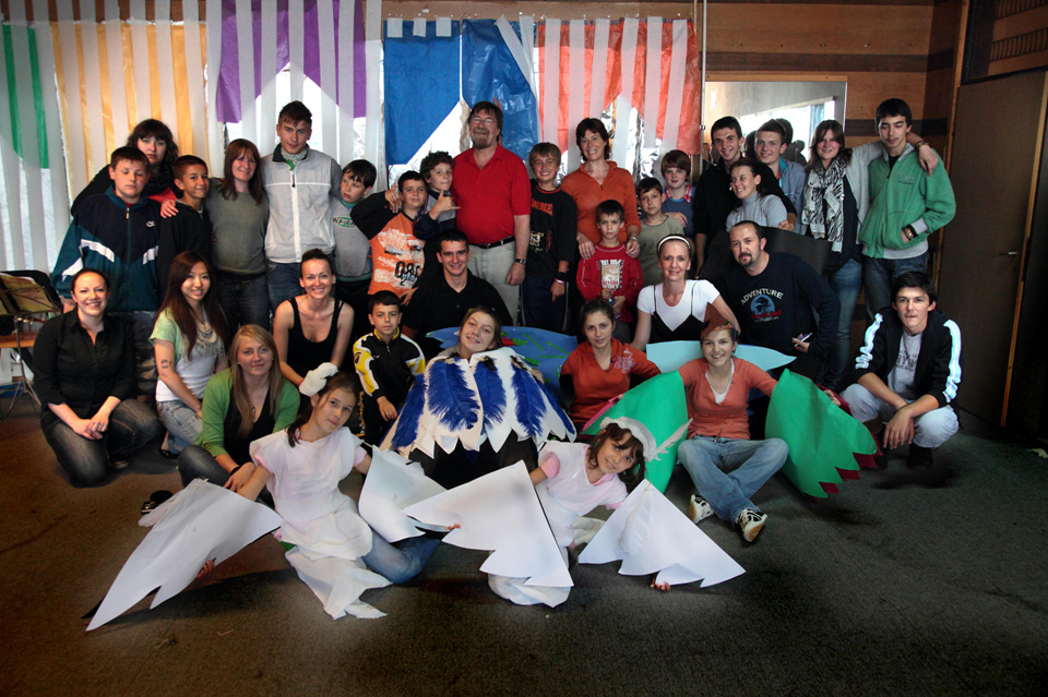 Performance with the children’s music theatre at the Dom Kultura, Srebrenica 2009.